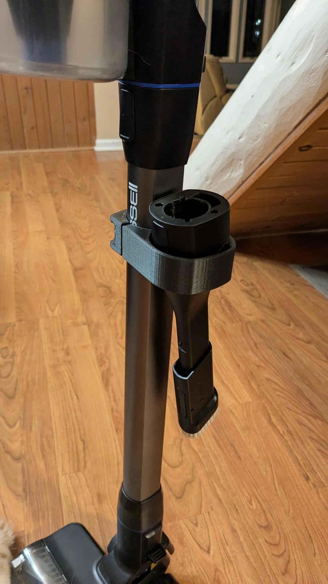 Bissell PowerClean FurGuard 280W Self-Standing Cordless Vacuum w/Self-Cleaning Brush Roll, Strong Suction, Removeable Battery, Wall Mount, Upholstery Tool & Bright Headlights - Customer Photo 3