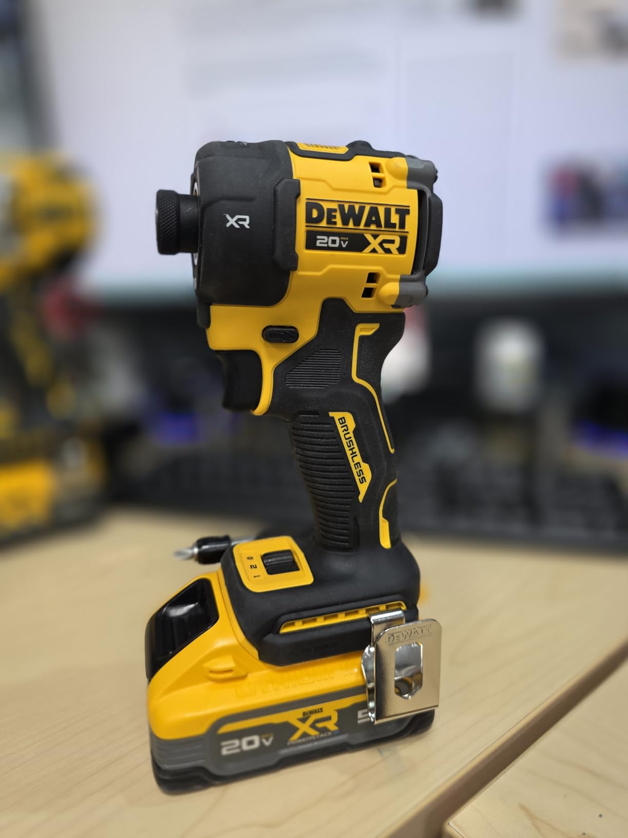 DEWALT 20V MAX XR 1/4 Inch Cordless Quiet Hydraulic Impact Driver, Bare Tool Only (DCF870B) - Customer Photo 3