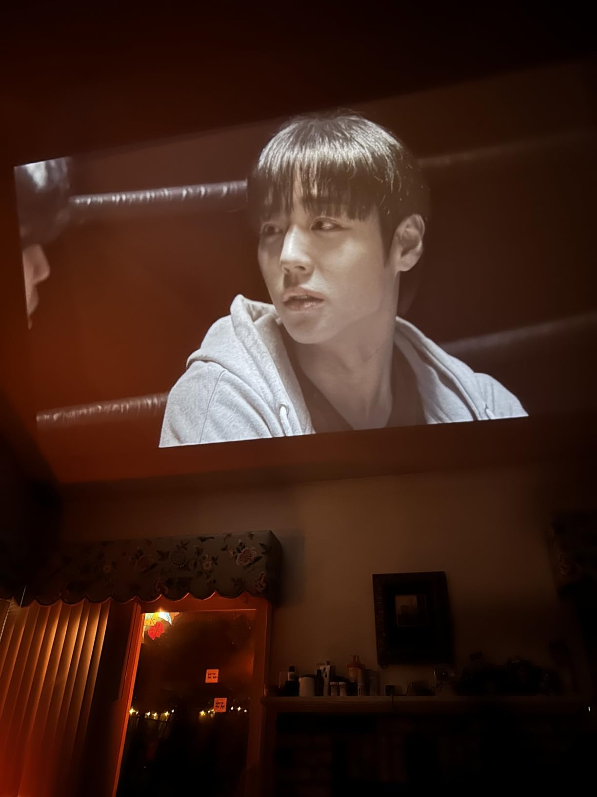 Aurzen BOOM mini Google TV Movie Projector with WiFi and Bluetooth, Voice Control, Family Mode, 20W Dolby Audio, Real-Time Focus, 4K Supported Smart Portable Home Theater Projector Outdoor, Black - Customer Photo 1