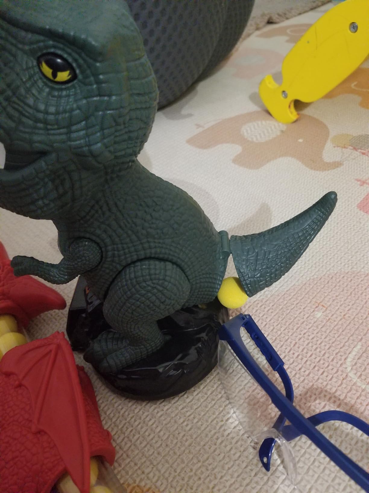 Dinosaur Shooting Boy Toys for Kids Age 3 4 5 6 7 8 - Moveable Shooting Game with Scoreboard, Light and Sound, 12 Foam Balls, Boy Toddler Toys 5-7 6-8 8-10, Competition Game Gifts (Green) - Customer Photo 1