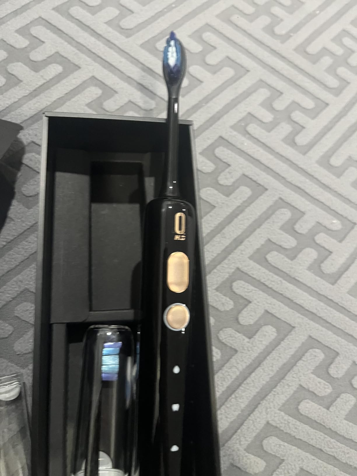 O.H.B Sonic Electric Toothbrush, Electronic 80° Wave Oscillation & Vibration Travel Sonic Toothbrush for Adults with 9 Modes, Timer, 2 Brush Heads, IPX8 Waterproof, Rechargeable, 60-Day Battery Life - Customer Photo 2