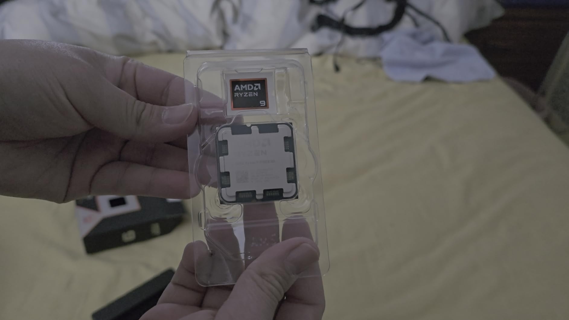 AMD Ryzen 9 9950X3D 16-Core Processor - Customer Photo 1