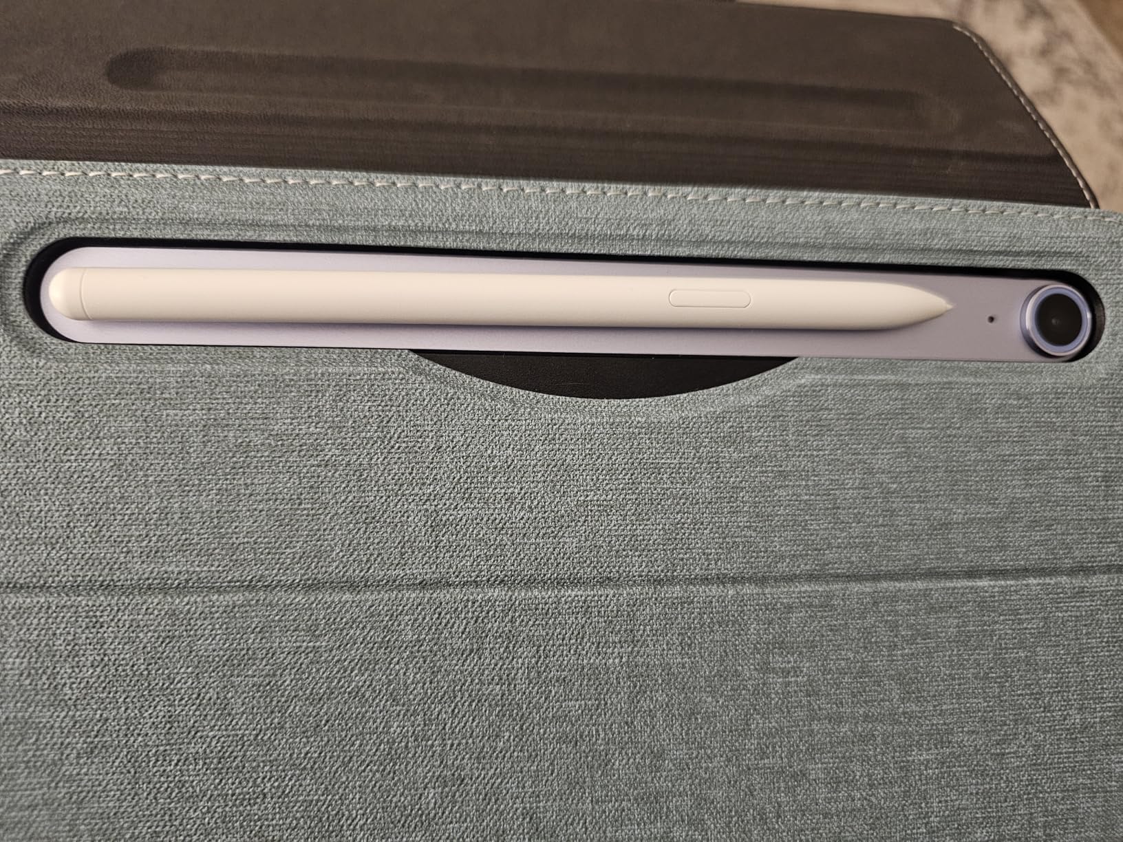 SAMSUNG Galaxy Tab S10 FE 128GB WiFi Android Tablet, Large Display, Long Battery Life, Exynos 1580 Processor, IP68 Water-Resistant, 90 Hz Refresh, S Pen for Note-Taking, US Version, Silver - Customer Photo 1