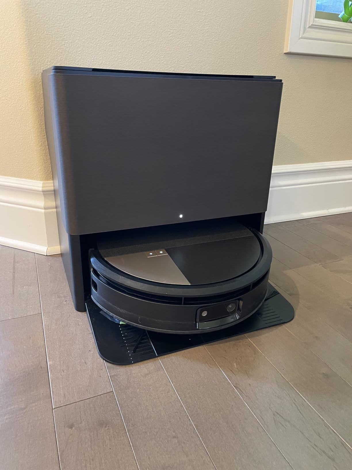 iRobot Roomba Max 705 Combo Robot Vacuum & Mop + AutoWash Dock – Extending Self-Cleaning Roller Mop, Retractable Mop Cover, Dual Brushes, Self-Empties, Heat-Washes & Dries, Avoids Obstacles, LiDAR - Customer Photo 1