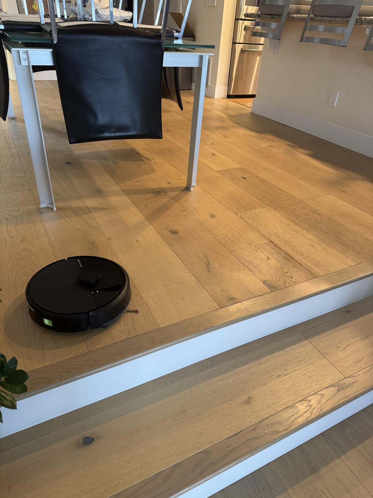 iRobot Roomba 105 Vac Robot Vacuum with AutoEmpty Dock - Self-Empties for 75 Days, Easy to use, Intense Power-Lifting Suction, LiDAR Navigation, Multi-Surface Cleaning, Cleans in Neat Rows - Customer Photo 1