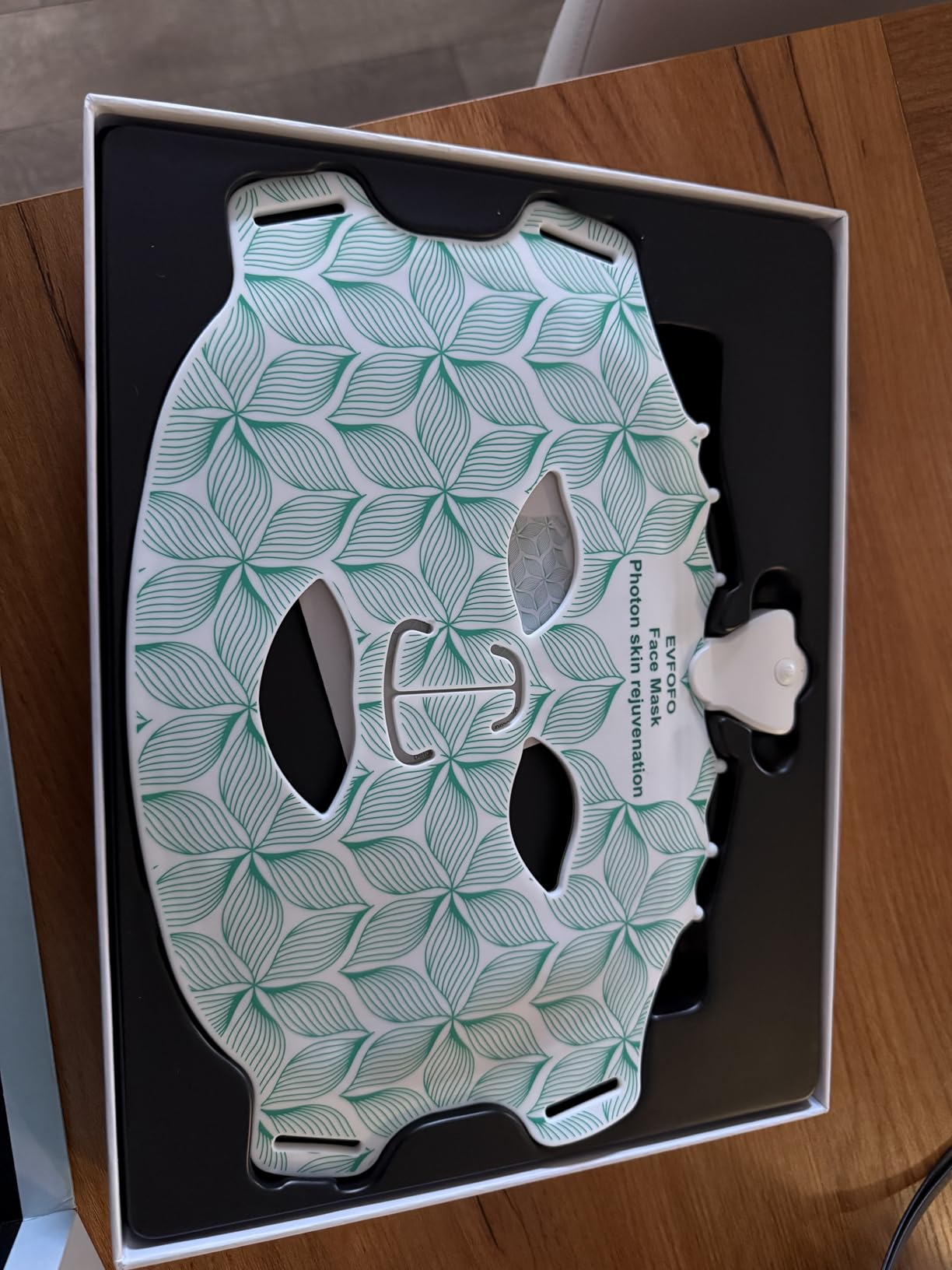 Led Face Mask Light Therapy, Red Light Therapy for Face, 7-1 Colors LED Facial Skin Care Mask, Black - Customer Photo 3