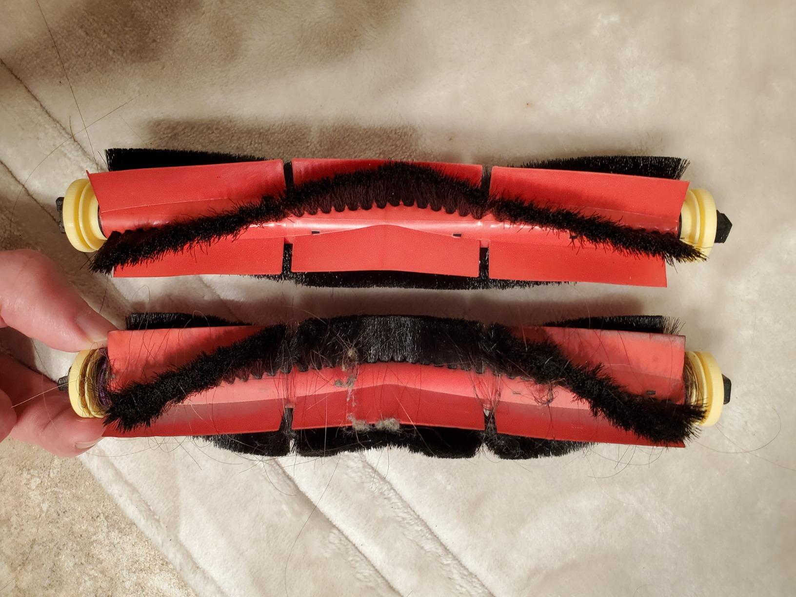 roborock Qrevo CurvX Robot Vacuum and Mop, 22,000Pa Suction, 3.14'' Ultra Slim, Zero-Tangling Design, Reactive AI Obstacle Recognition, AdaptiLift Chassis, Auto Hot Water Mop Washing & Drying - Customer Photo 5