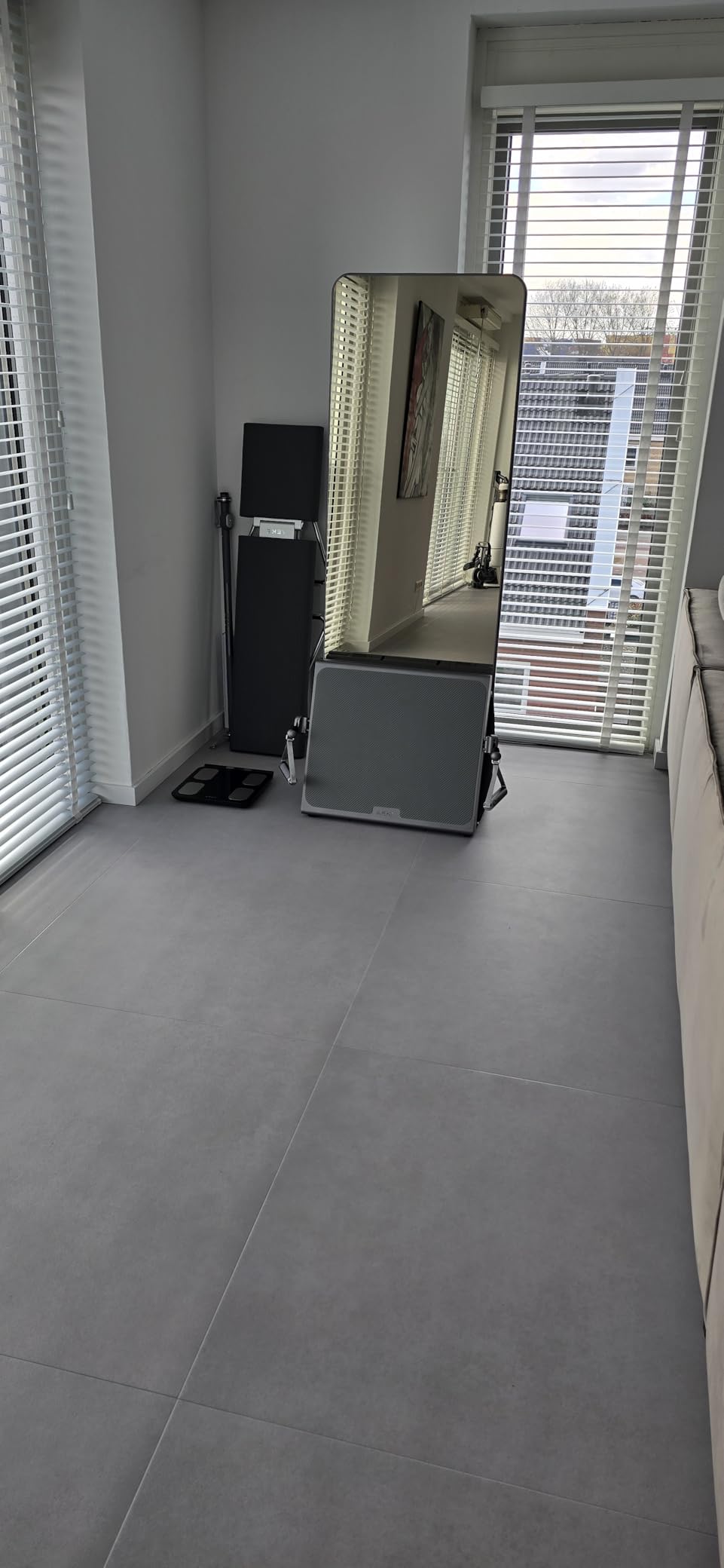 AEKE Fitness Mirror K1- Smart Home Gym System: AI-Powered All-in-One Fitness Machine for Full-Body Strength Training and Personalized Workouts - Customer Photo 2