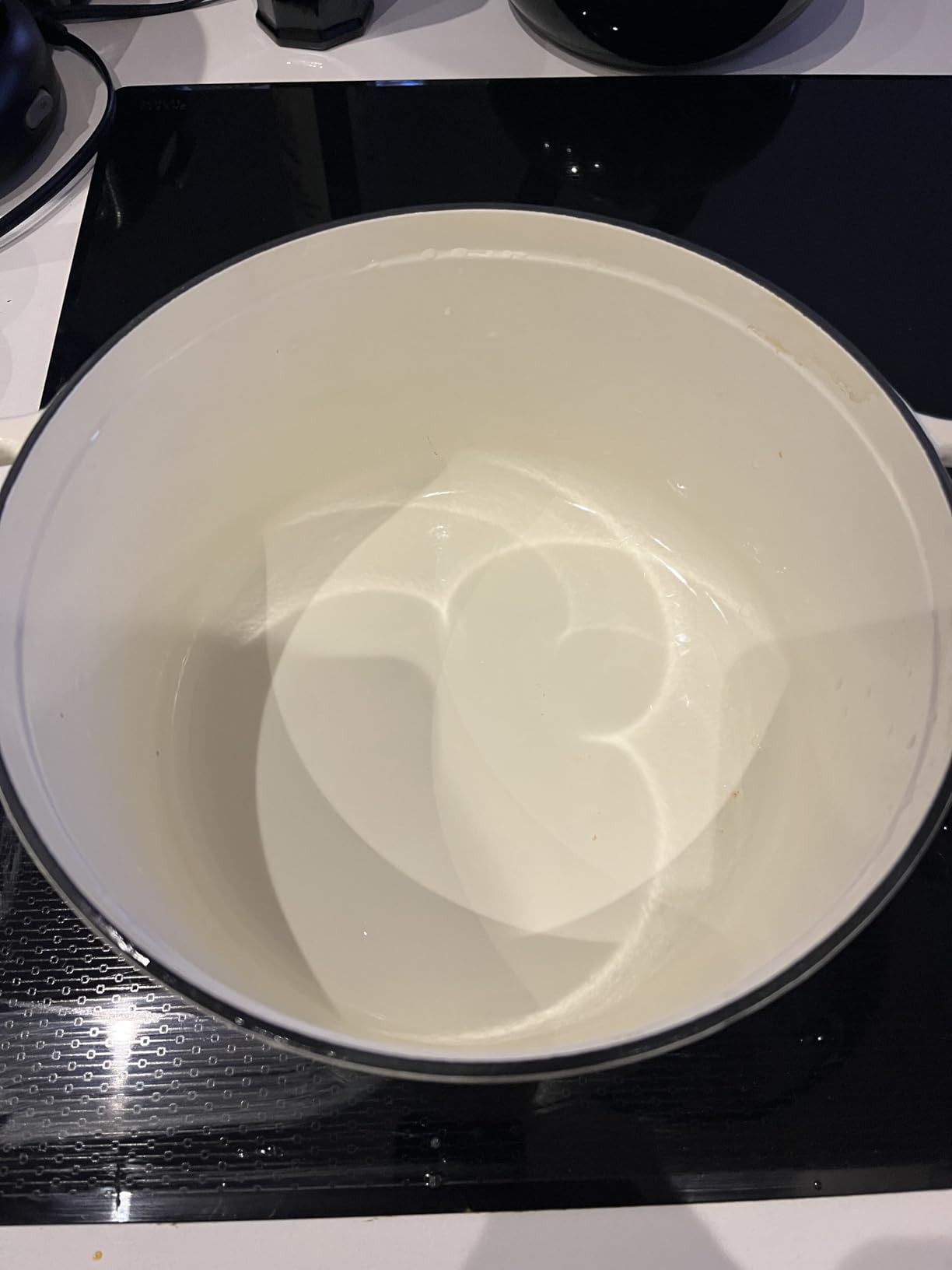 CAROTE 5QT Enameled Cast Iron Dutch Oven Pot with Lid, Heavy-Duty Dutch Oven for Sourdough Bread Baking, Braising, Stews, Roasting, Healthy & Non-Toxic, Dual Handles, All Stovetop Compatible, Oven Safe up to 500° F, White Customer Review CAROTE 5QT Enameled Cast Iron Dutch Oven Pot with Lid, Heavy-Duty Dutch Oven for Sourdough Bread Baking, Braising, Stews, Roasting, Healthy & Non-Toxic, Dual Handles, All Stovetop Compatible, Oven Safe up to 500° F, White - Customer Photo 1