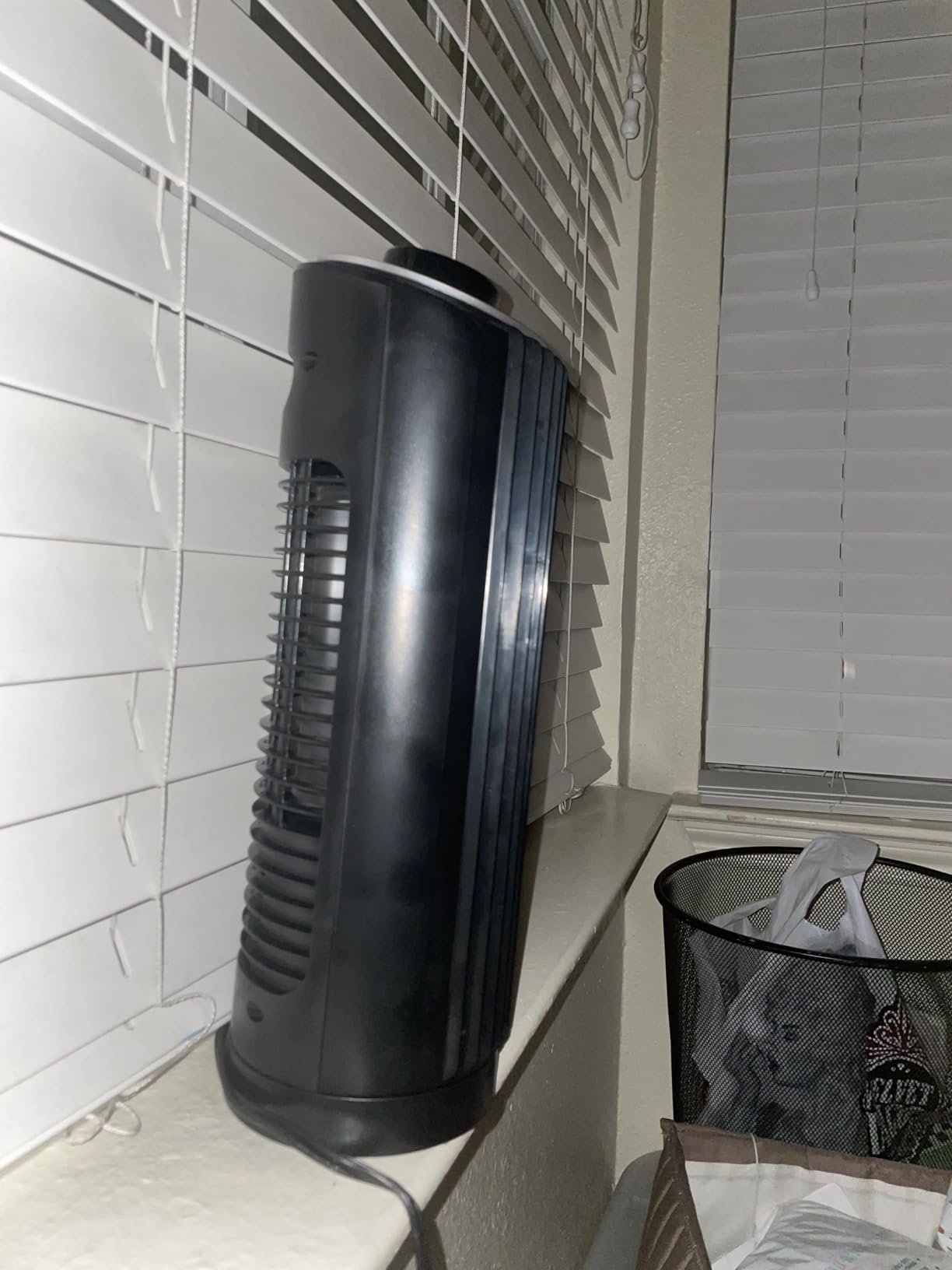 Abolee Tower Fan for Bedroom, 23ft/s Desk Fan with Remote, 70° Oscillating Desk Fan, 4 Speeds, 4 Modes,12Timer, 13'' Bladeless Portable Fan for Bedroom Office Home Black - Customer Photo 3