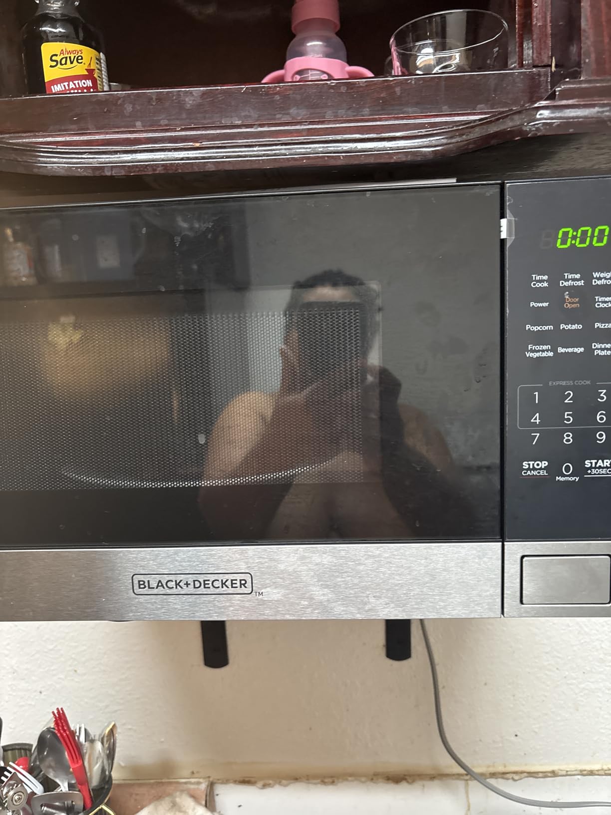 BLACK+DECKER Over the Range Microwave Oven with Vent and One-Touch Auto Cooking, 1.7 cu. ft. OTR Over Stove Microwave, Stainless Steel, 1000 Watts, EM044K6CE-SS - Customer Photo 1