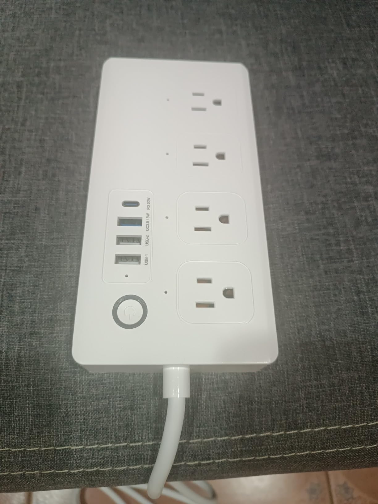 Matter Smart Power Strip,Works with Apple HomeKit, Siri, Alexa, Google Assistant, with 4 Individually Controlled AC Outlets & 2 USB 2 Type-C Ports, Multi-Plug Extender for Home Office - Customer Photo 3