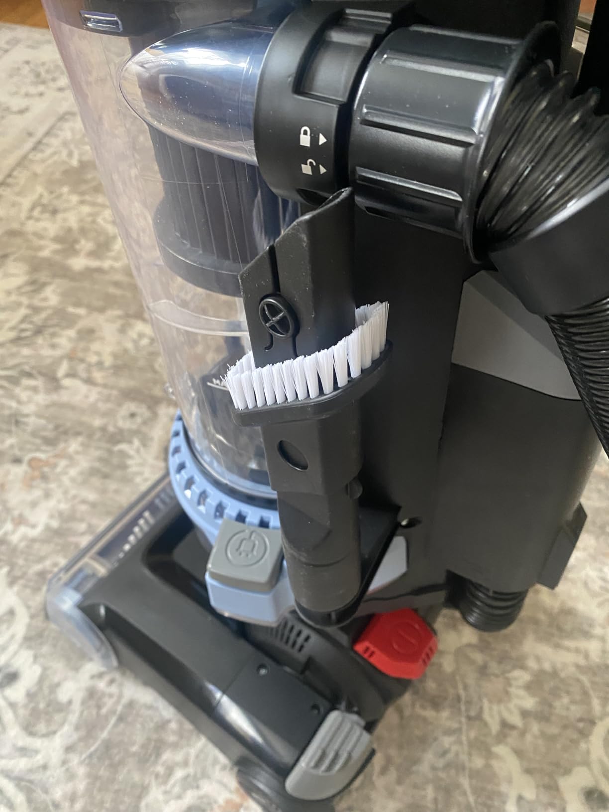 BISSELL CleanView Max Tangle-Free with LED Headlights, Active Extension Wand, Tangle-Free Brush Roll, Included pet Tools, 4072L - Customer Photo 3