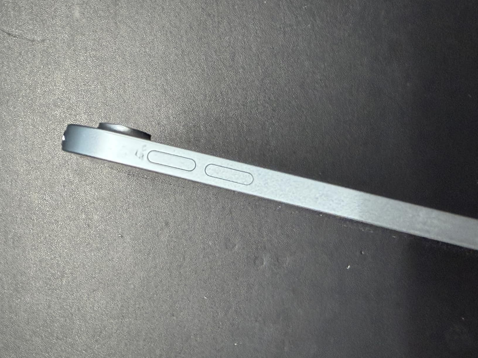 Apple iPad Air 11-inch with M3 chip Built for Apple Intelligence, Liquid Retina Display, 256GB, 12MP Front/Back Camera, Wi-Fi 6E, Touch ID, All-Day Battery Life — Blue - Customer Photo 2