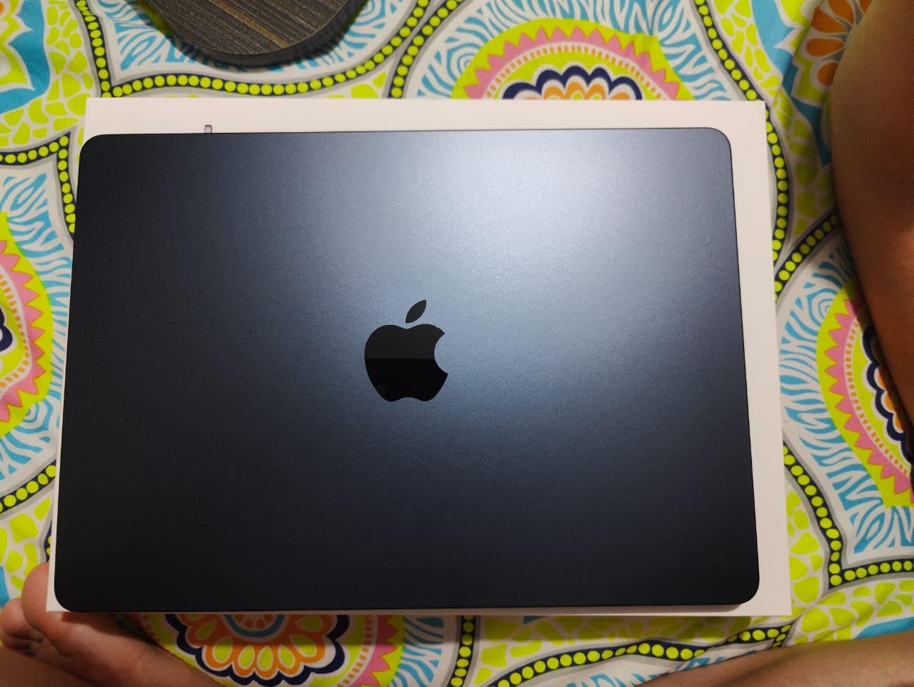 2025 MacBook Air 13-inch Laptop with M4 chip: Built for Apple Intelligence, 13.6-inch Liquid Retina Display, 16GB Unified Memory, 256GB SSD Storage, 12MP Center Stage Camera, Touch ID; Midnight - Customer Photo 1