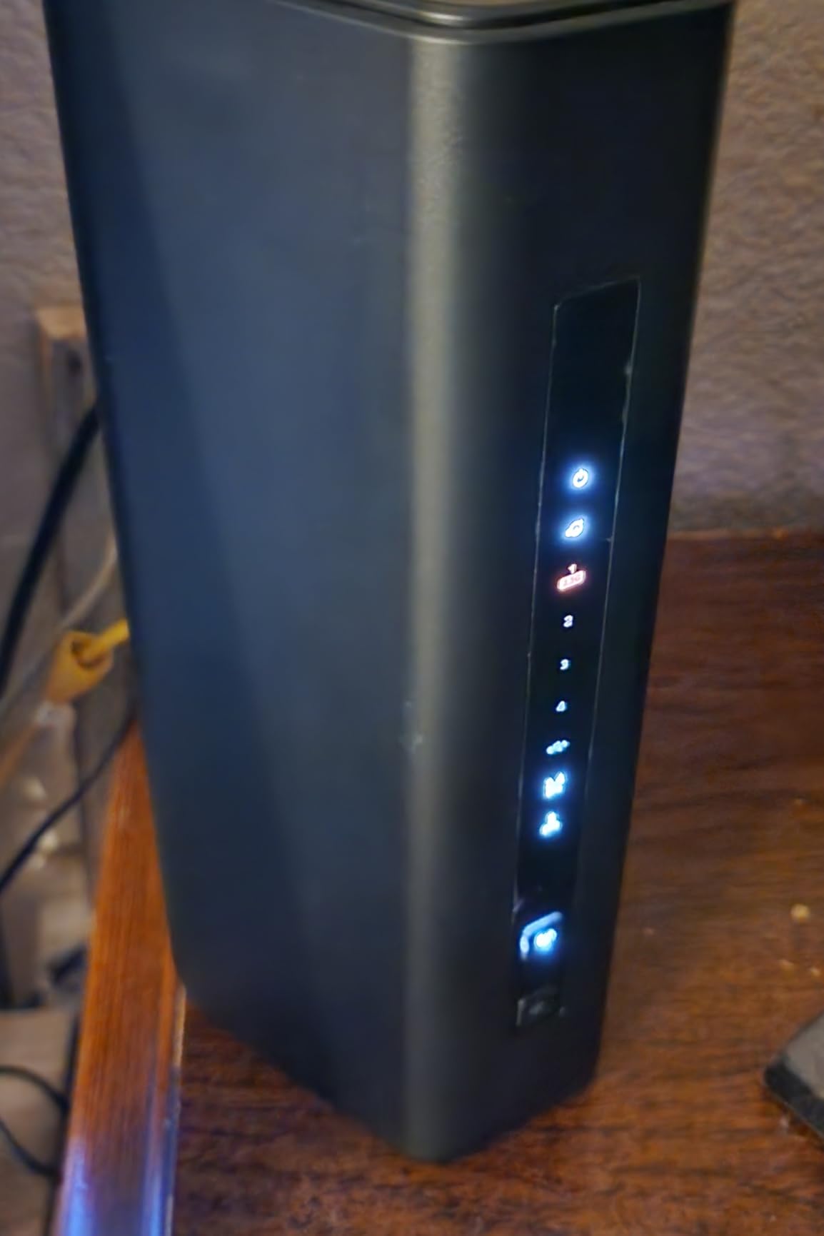 NETGEAR Nighthawk Dual-Band WiFi 7 Router (RS140) - Router Only, BE5000 Wireless Speed (up to 5.0 Gbps) - Covers up to 2,250 sq. ft., 80 Devices - 2.5 Gig Internet Port – Free Expert Help - Customer Photo 2