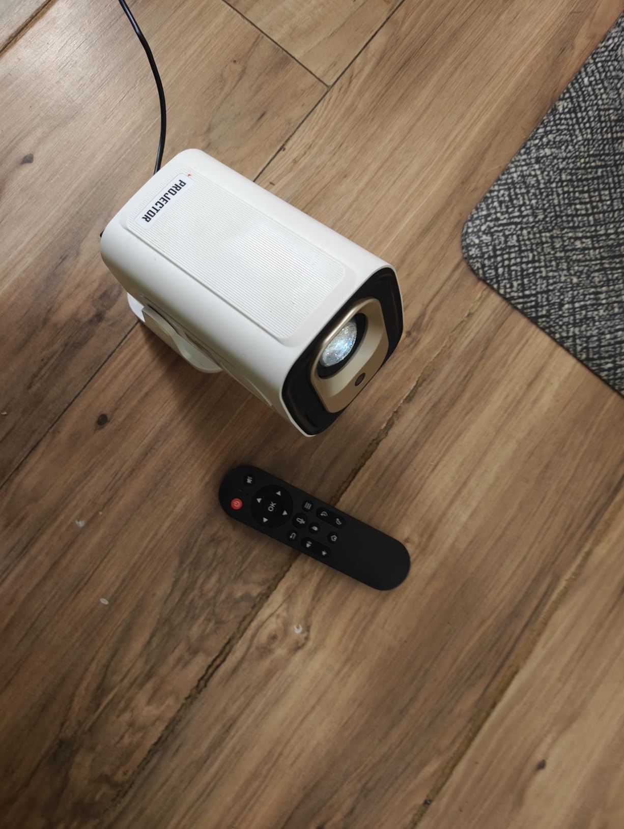 [ Auto Focus / Keystone ] Smart Projector with Wifi and Bluetooth 5.4, SALANGE 1080P Native Projectors 4K, Short Throw Projector w Built in Apps, Android 11, Mini Portable Proyector HY260pro - Customer Photo 1