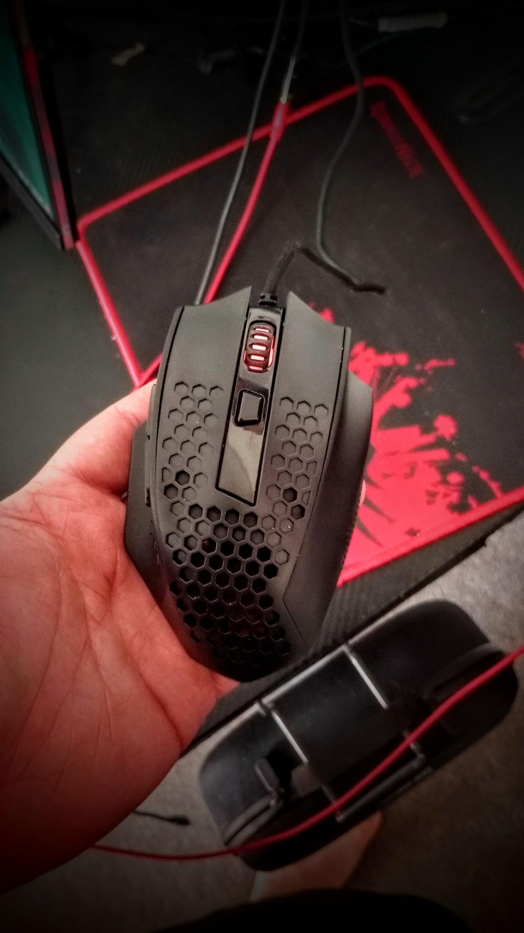 Redragon M725 Honeycomb Shell Gaming Mouse Wireless, Ultra Lightweight 49g, 8000 DPI Tri-Mode BT5.1/2.4GHz/Type-C Wired Gamer Mouse with 2 Side Buttons, Macro Programmable for PC/Mac/Laptop, Black - Customer Photo 1