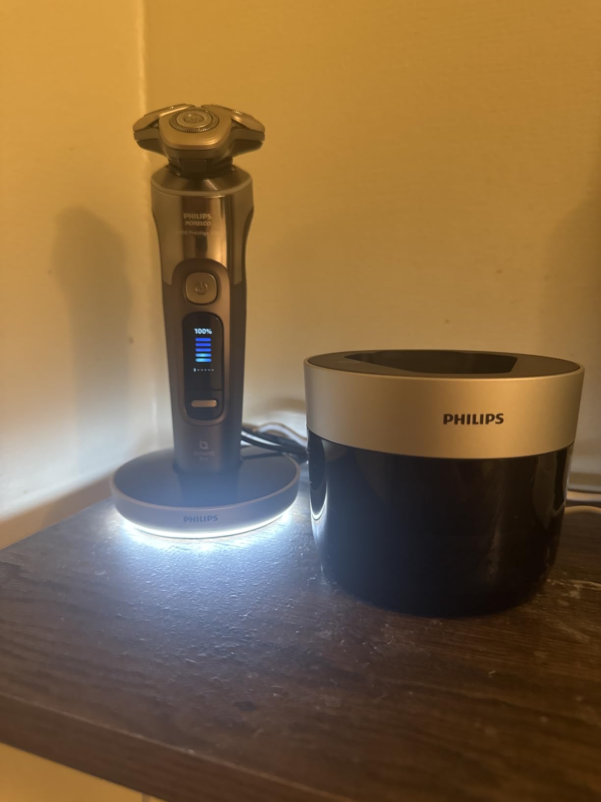 Philips Norelco Shaver i9000 Prestige Ultra, Wet & Dry Electric Shaver, Dark Slate, SenseIQ Pro Technology, Triple Lift & Cut System, 360 Rotating NanoTech Precision Blades, Quick Clean Pod, XP9402/86 - Customer Photo 1
