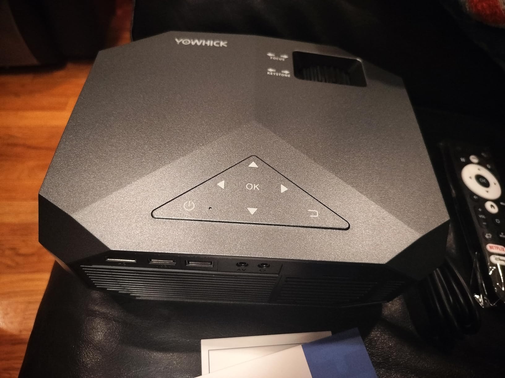 [Compatible with Netflix/High Brightness] Smart Projector with WiFi 6 and Bluetooth 5.3, 4K Outdoor Movie Projector with Prime Video/YouTube, Portable Proyector Compatible with HDMI/USB/iOS/Android - Customer Photo 1