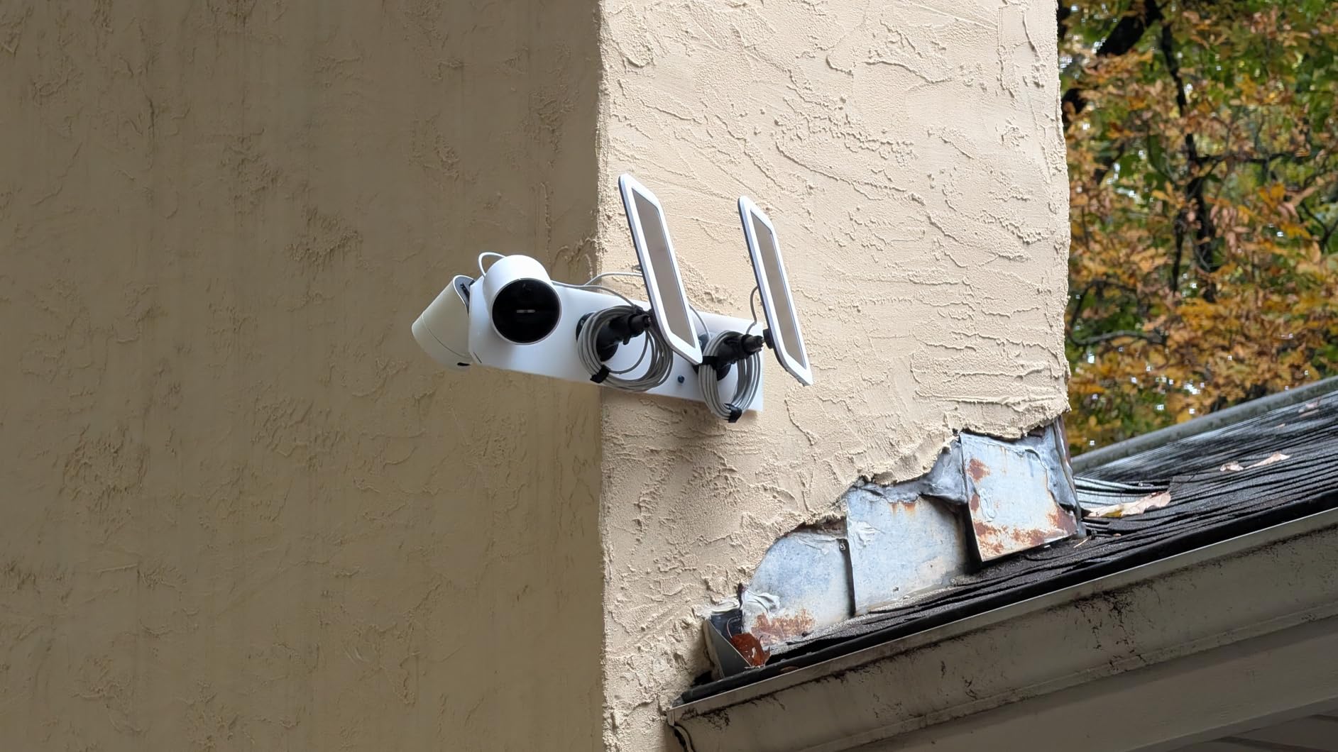 SimpliSafe Outdoor Security Camera Series 2, 1080p Wireless and Wired Home Security Camera - Compatible with Gen 3 System - Customer Photo 1