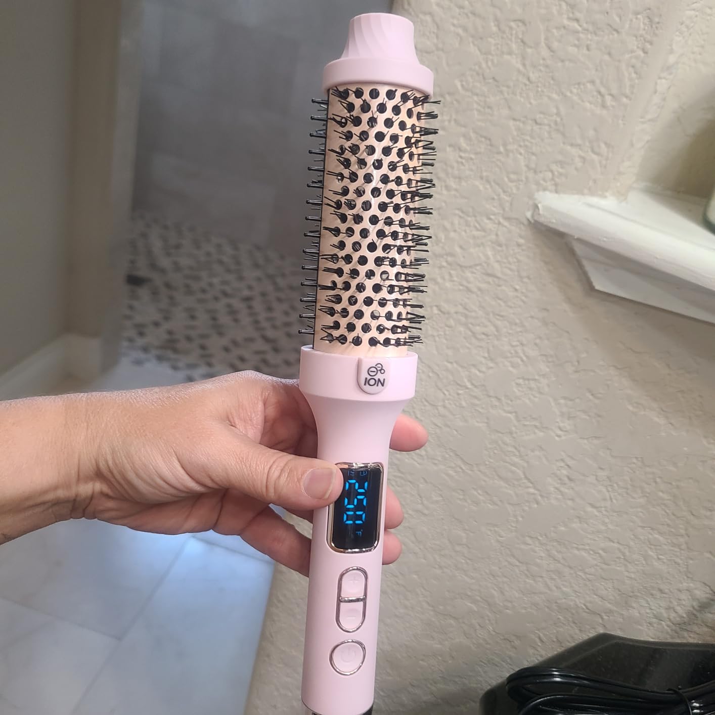 Prizm Infrared Thermal Brush Curling Brush, 1.5 Inch Ionic Heated Round Brush for Blowout Look, 4 Temp Settings & LED Display, Anti-Scald Design, Dual Voltage Hot Brushes for Voluminous Curls, Gold - Customer Photo 4