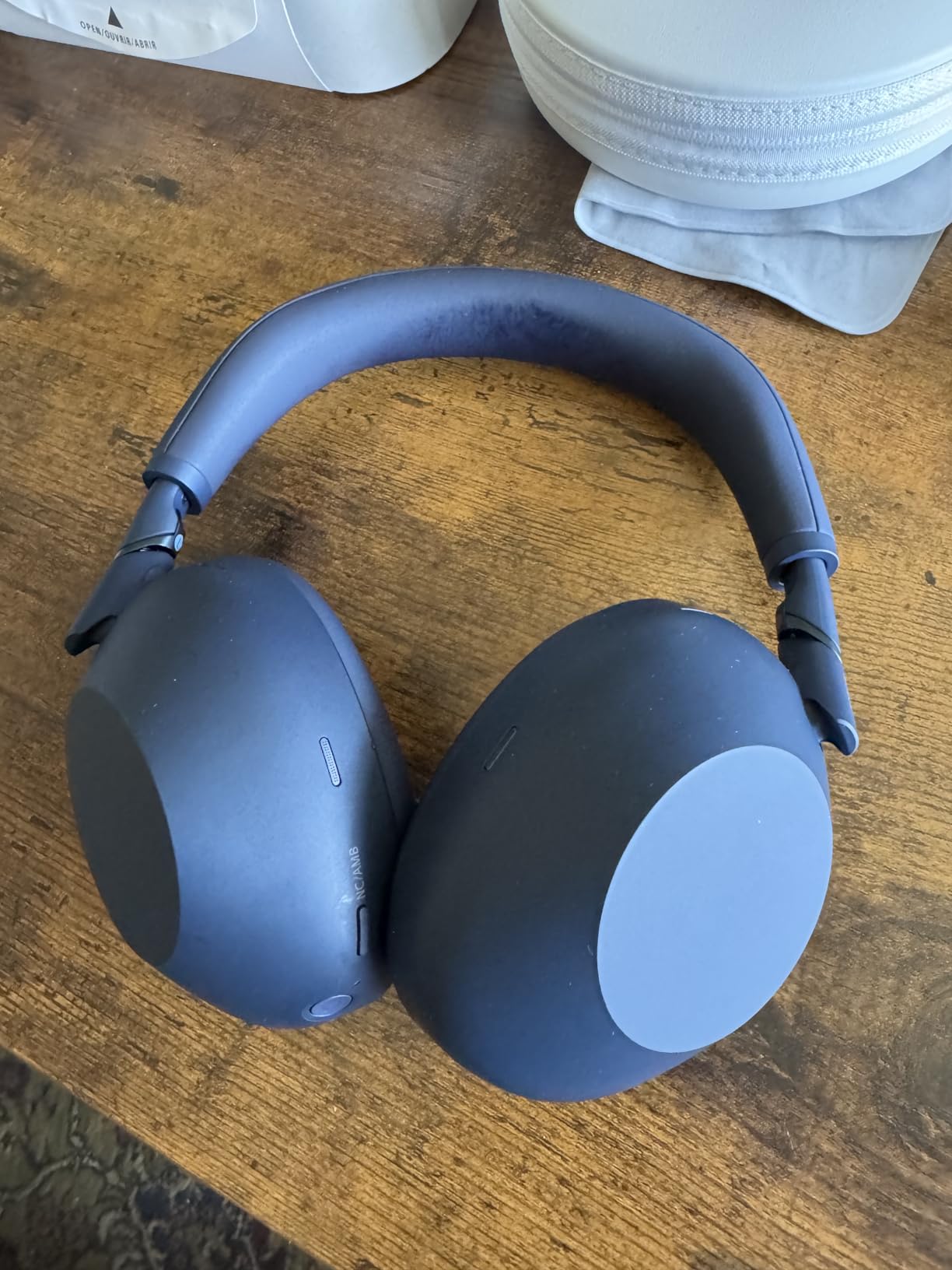 Sony WH-1000XM6 The Best Noise Canceling Wireless Headphones, HD NC Processor QN3, 12 Microphones, Adaptive NC Optimizer, Mastered by Engineers, Studio-Quality, 30-Hour Battery, Midnight Blue - Customer Photo 1