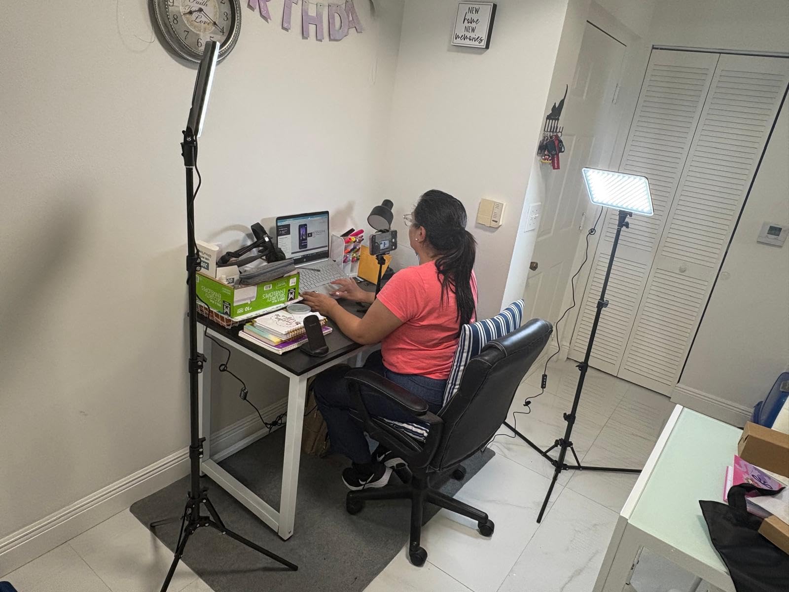 30W Upgraded Photography Lighting Kit, Anautin 1-Pack LED Video Lighting for Video Recording, 3700Lux Studio Lights with Tripod Stand for Photography, Streaming, Gaming, Podcast, Filming, Vlogging Customer Review 30W Upgraded Photography Lighting Kit, Anautin 1-Pack LED Video Lighting for Video Recording, 3700Lux Studio Lights with Tripod Stand for Photography, Streaming, Gaming, Podcast, Filming, Vlogging - Customer Photo 1