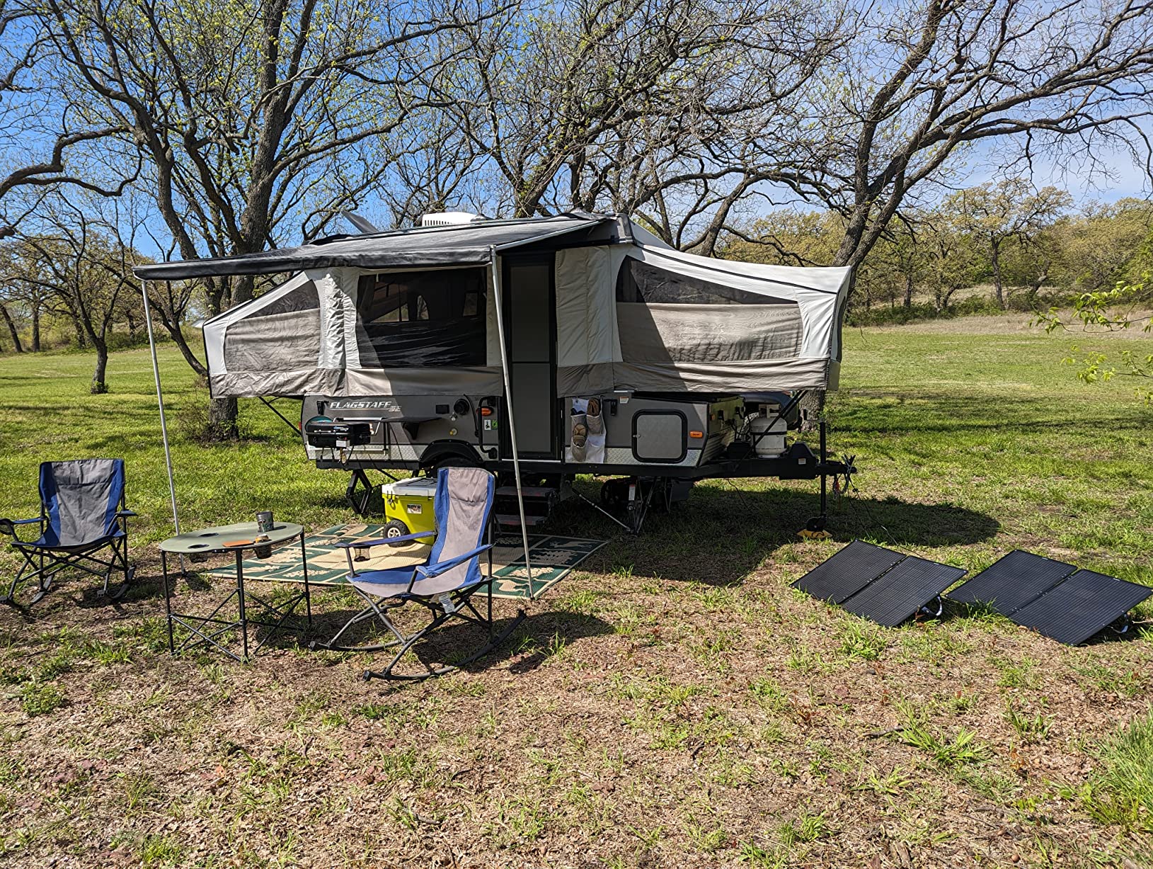 ECO-WORTHY 200W Portable Solar Panel, Foldable Solar Panel Charger 12BB with Adjustable Kickstand,23% High Efficiency for Power Station Outdoor RV Camping Off Grid Hiking - Customer Photo 1