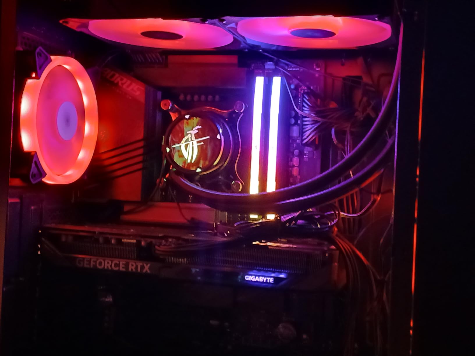 GIGABYTE GeForce RTX 5060 Ti WINDFORCE OC 16G Graphics Card, 16GB 128-bit GDDR7, PCIe 5.0, WINDFORCE Cooling System, GV-N506TWF2OC-16GD Video Card Customer Review GIGABYTE GeForce RTX 5060 Ti WINDFORCE OC 16G Graphics Card, 16GB 128-bit GDDR7, PCIe 5.0, WINDFORCE Cooling System, GV-N506TWF2OC-16GD Video Card - Customer Photo 2