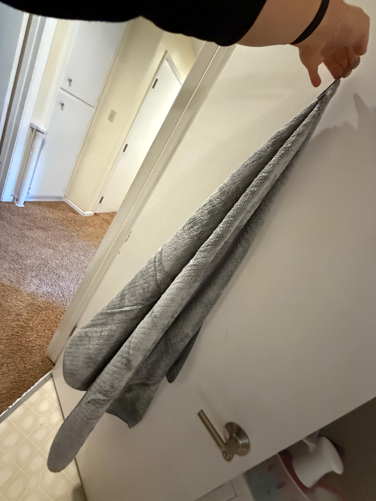 Bath Towels Set of 4 Extra Large 35 x 70 Inches,Luxury Thick High Absorbent and Quick Dry Bath Sheet,Ultra Soft Microfiber,Bathroom,Beach,Yoga,Sport,SPA,Fitness (Grey) - Customer Photo 2