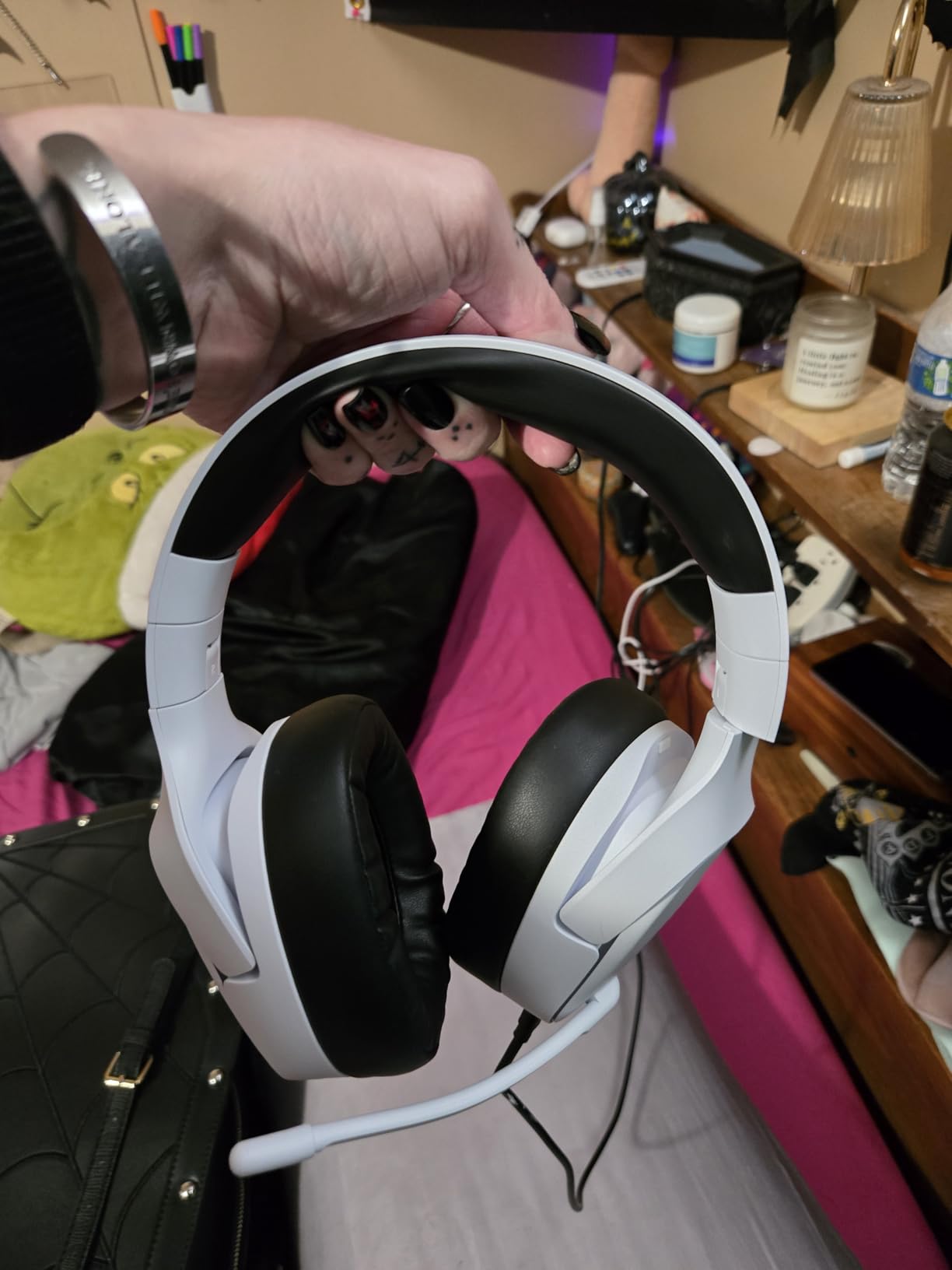 2.4GHz Wireless Gaming Headsets for PS5, PS4, PC, Switch - Bluetooth 5.3 Gaming Headphones with Noise Canceling Mic, 7.1 Surround Sound, 70H Battery, Blue Lighting - Black Customer Review 2.4GHz Wireless Gaming Headsets for PS5, PS4, PC, Switch - Bluetooth 5.3 Gaming Headphones with Noise Canceling Mic, 7.1 Surround Sound, 70H Battery, Blue Lighting - Black - Customer Photo 2