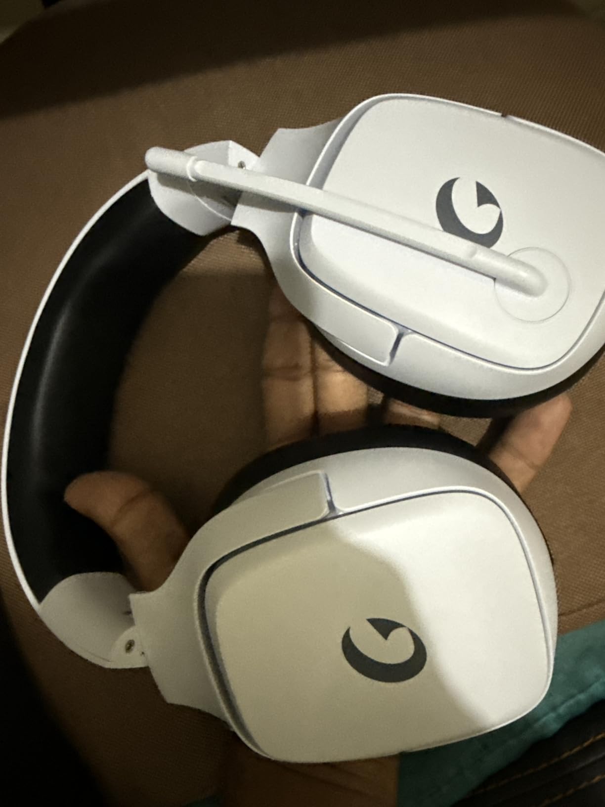 2.4GHz Wireless Gaming Headsets for PS5, PS4, PC, Switch - Bluetooth 5.3 Gaming Headphones with Noise Canceling Mic, 7.1 Surround Sound, 70H Battery, Blue Lighting - Black Customer Review 2.4GHz Wireless Gaming Headsets for PS5, PS4, PC, Switch - Bluetooth 5.3 Gaming Headphones with Noise Canceling Mic, 7.1 Surround Sound, 70H Battery, Blue Lighting - Black - Customer Photo 3