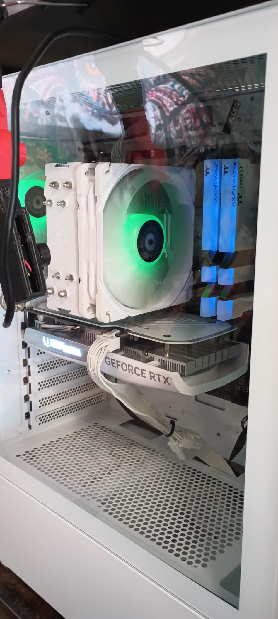 Thermaltake LCGS Quartz i1460 Gaming Desktop (Intel Core™ i5-14400F, ToughRam DDR4 3600Mhz 16GB RGB Memory, NVIDIA GeForce® RTX 5060, 1TB NVMe M.2, WiFi, Windows 11) S2QT-B760-560-LCS - Customer Photo 3