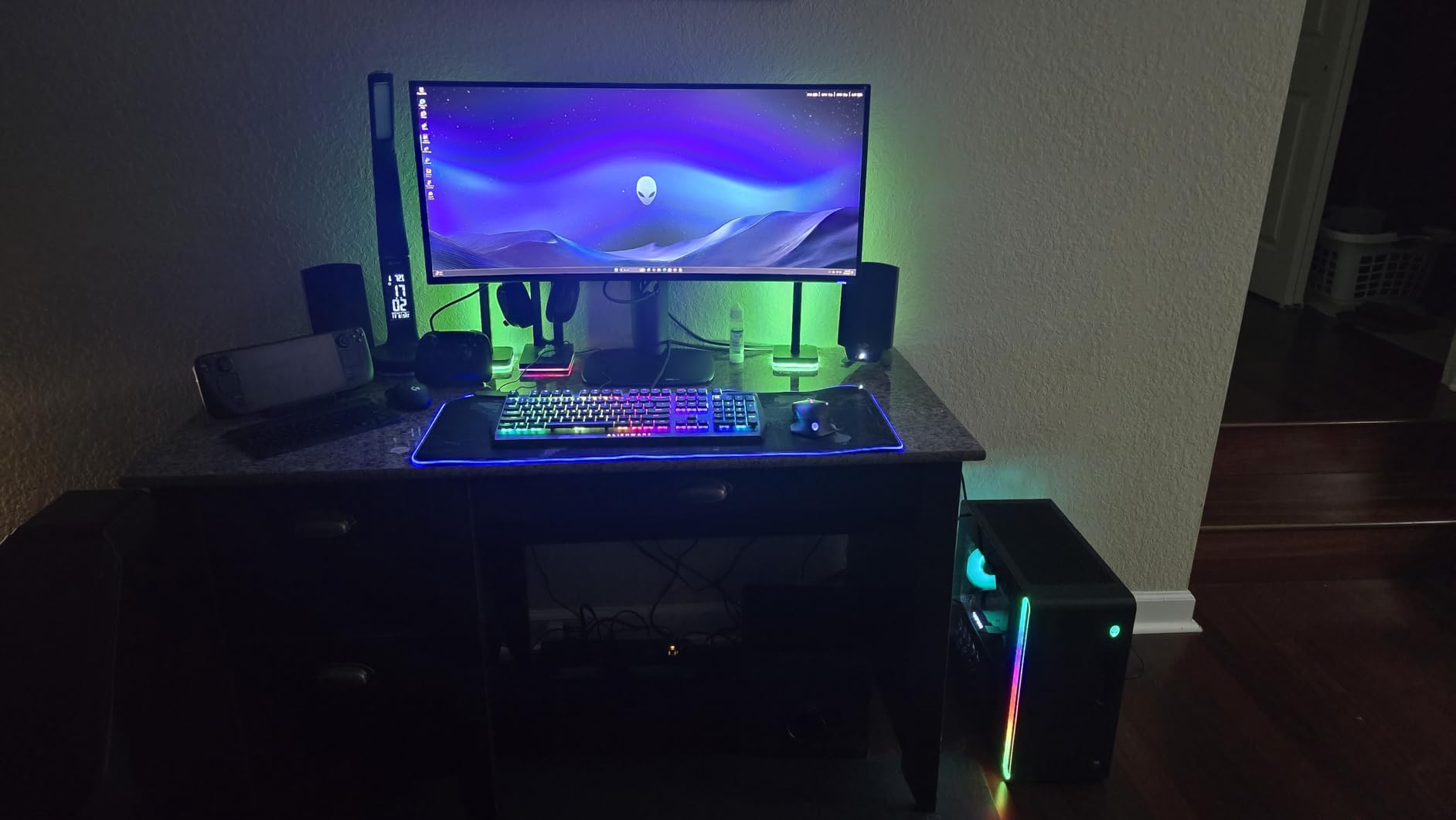 Alienware Aurora Gaming Desktop ACT1250 - Intel Core Ultra 7 265KF Processor, Air Cooled, NVIDIA GeForce RTX 5060Ti, 16GB DDR5 RAM, 1TB SSD, 500W Platinum Rated PSU, Win 11 Home - Clear Panel - Customer Photo 2