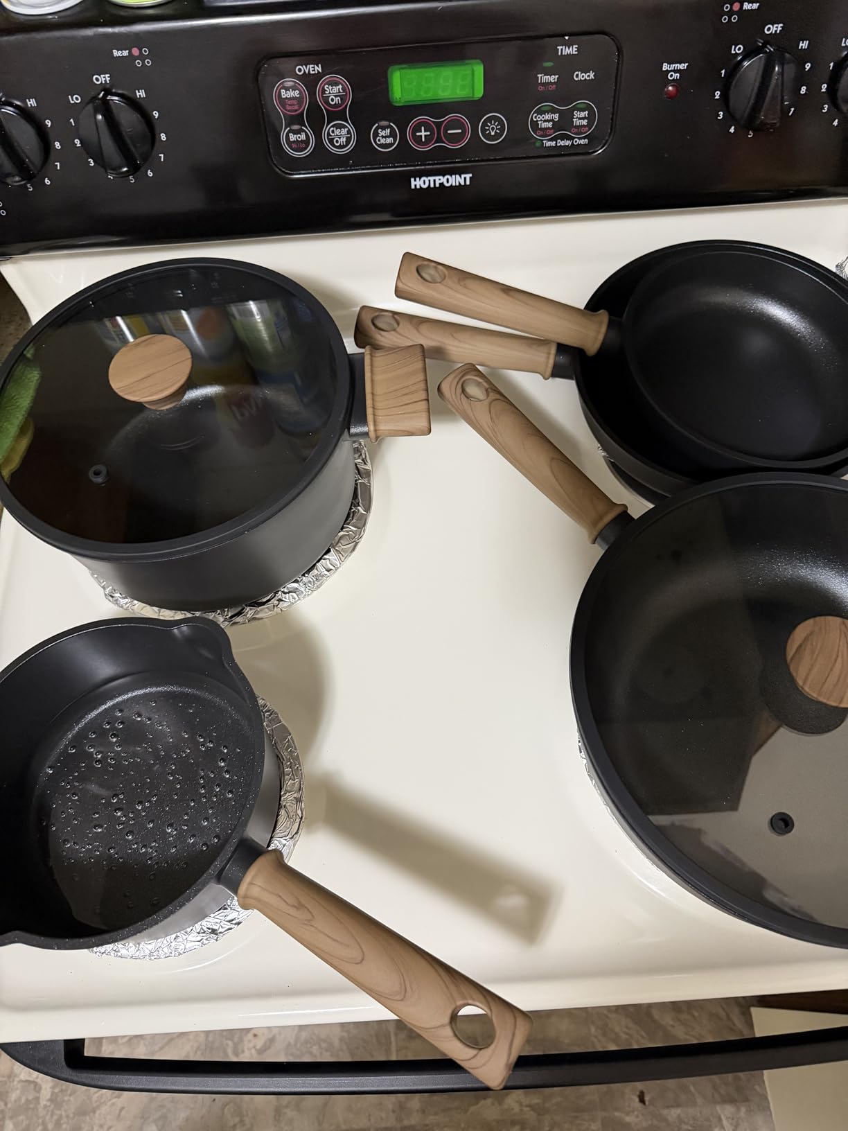 Astercook Non Stick Pots and Pans Set, Healthy Non-Toxic Titanium Induction Kitchen Cookware Sets for Cooking with Frying Pans, PFAS/PTFE/PFOA & PFOS Free, Black, 19 Pcs Customer Review Astercook Non Stick Pots and Pans Set, Healthy Non-Toxic Titanium Induction Kitchen Cookware Sets for Cooking with Frying Pans, PFAS/PTFE/PFOA & PFOS Free, Black, 19 Pcs - Customer Photo 1