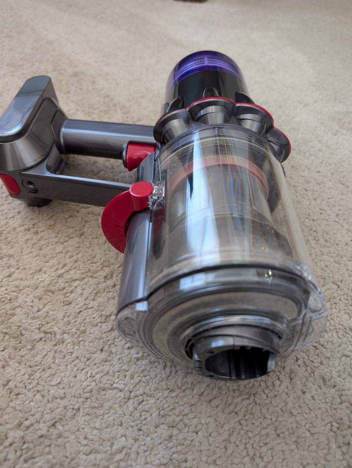 Dyson V9 Motorbar Cordless Vacuum, Cleans Hard Floors and Carpets, Detangles, Converts to Handheld, 100AW, 3 Power Modes, Up to 40 Minutes¹ - Customer Photo 3