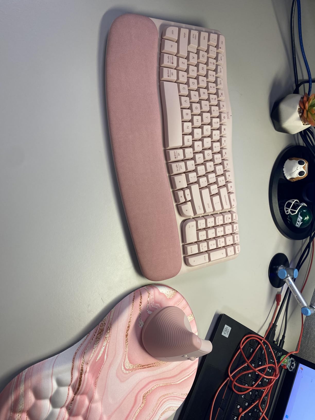 Logitech Wave Keys & Lift Vertical Mouse - Ergonomic Wireless Keyboard and Mouse Combo - with Cushioned Palm Rest, Easy-Switch, Bluetooth, for Multi-OS, Windows/Mac - Graphite - Customer Photo 1