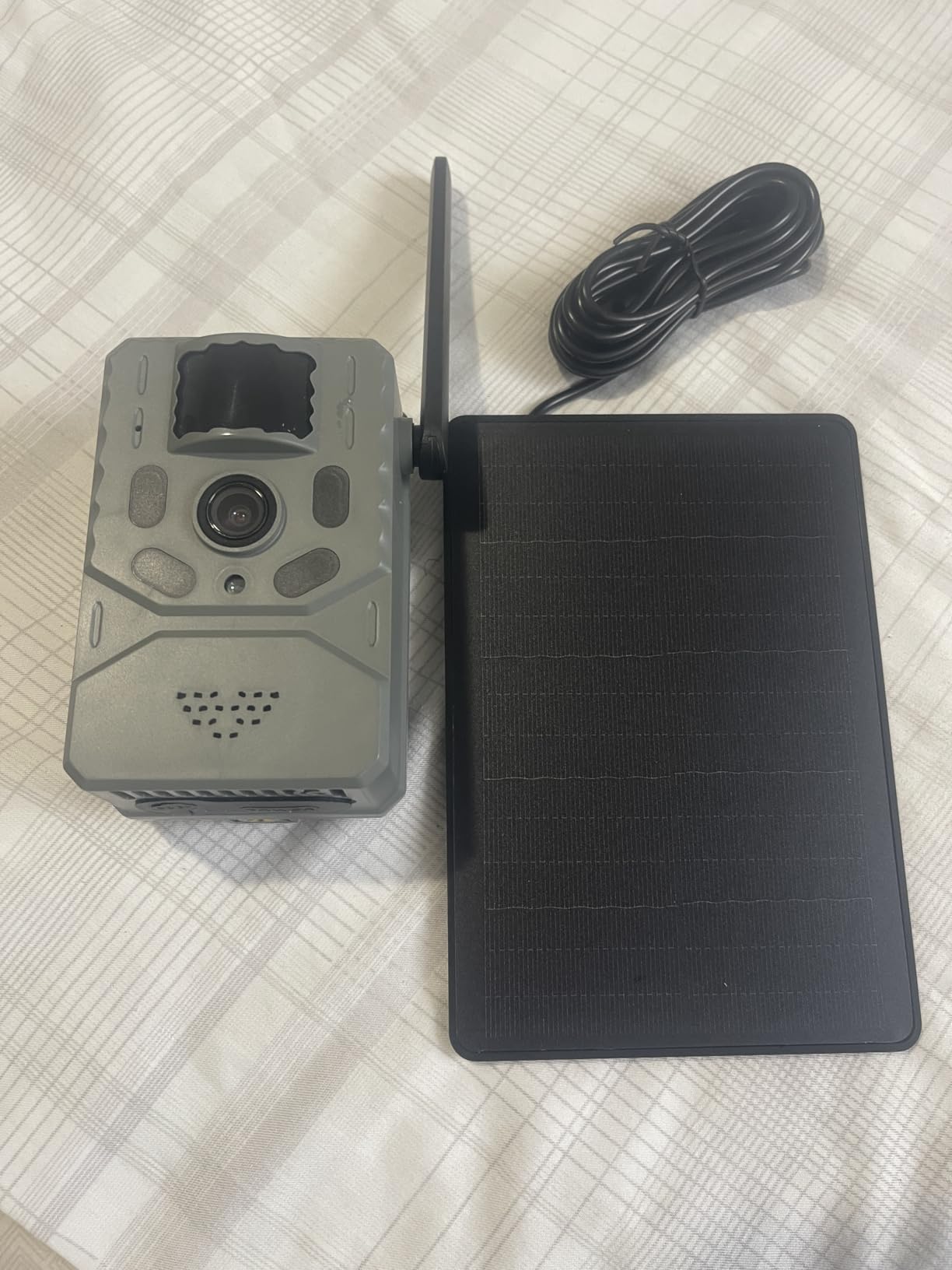 Cellular Trail Camera 4G Unlimited Data Plan Built-in SIM Card 2K Live Feed Game Camera 0.2s Trigger Solar Powered Trail Camera with Night Vision Motion Activated Waterproof IP66 - Customer Photo 2