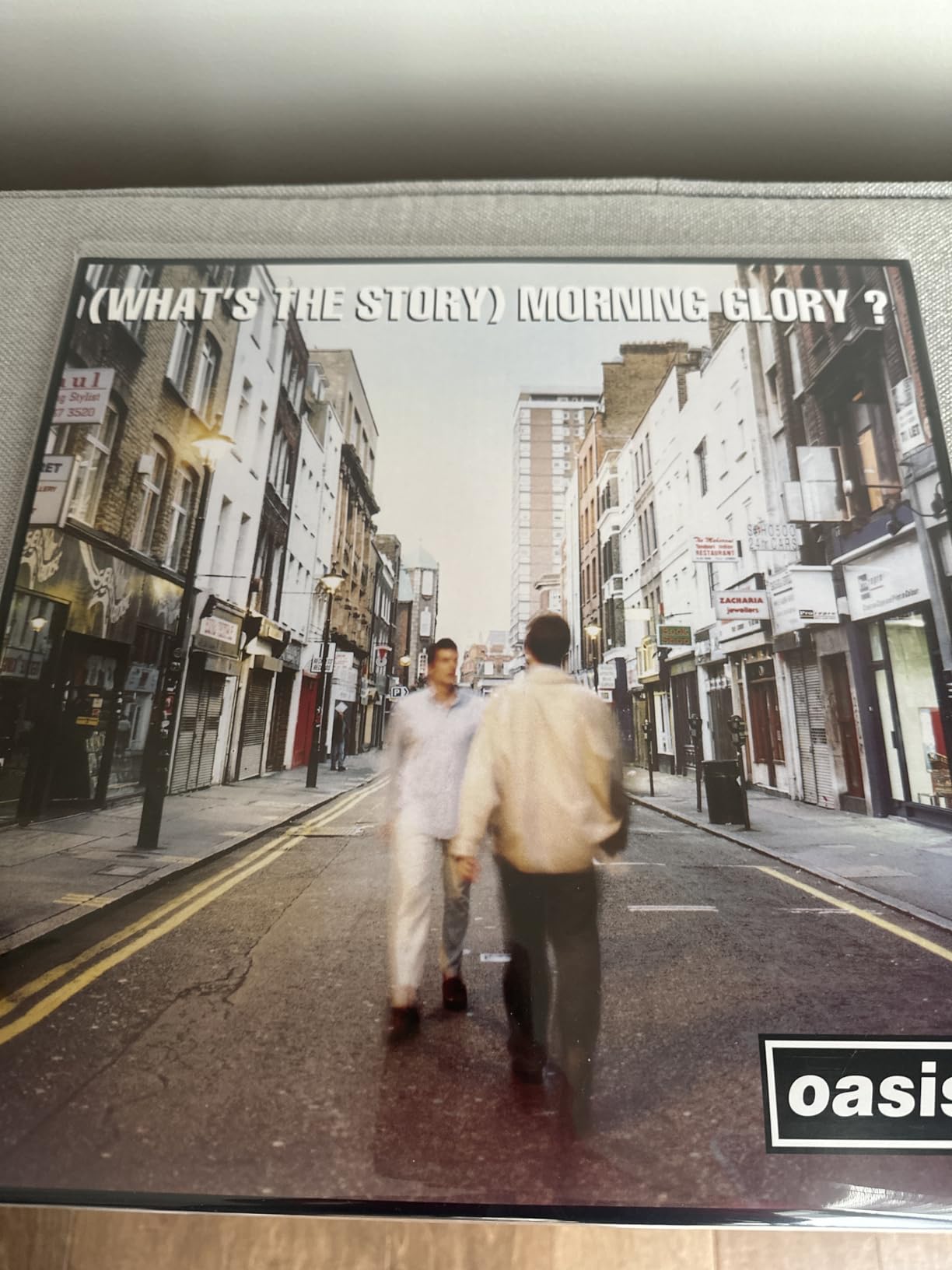 (WHAT'S THE STORY) MORNING GLORY? (30TH ANNIVERSARY DELUXE EDITION) (AMAZON EXCLUSIVE) - Customer Photo 1
