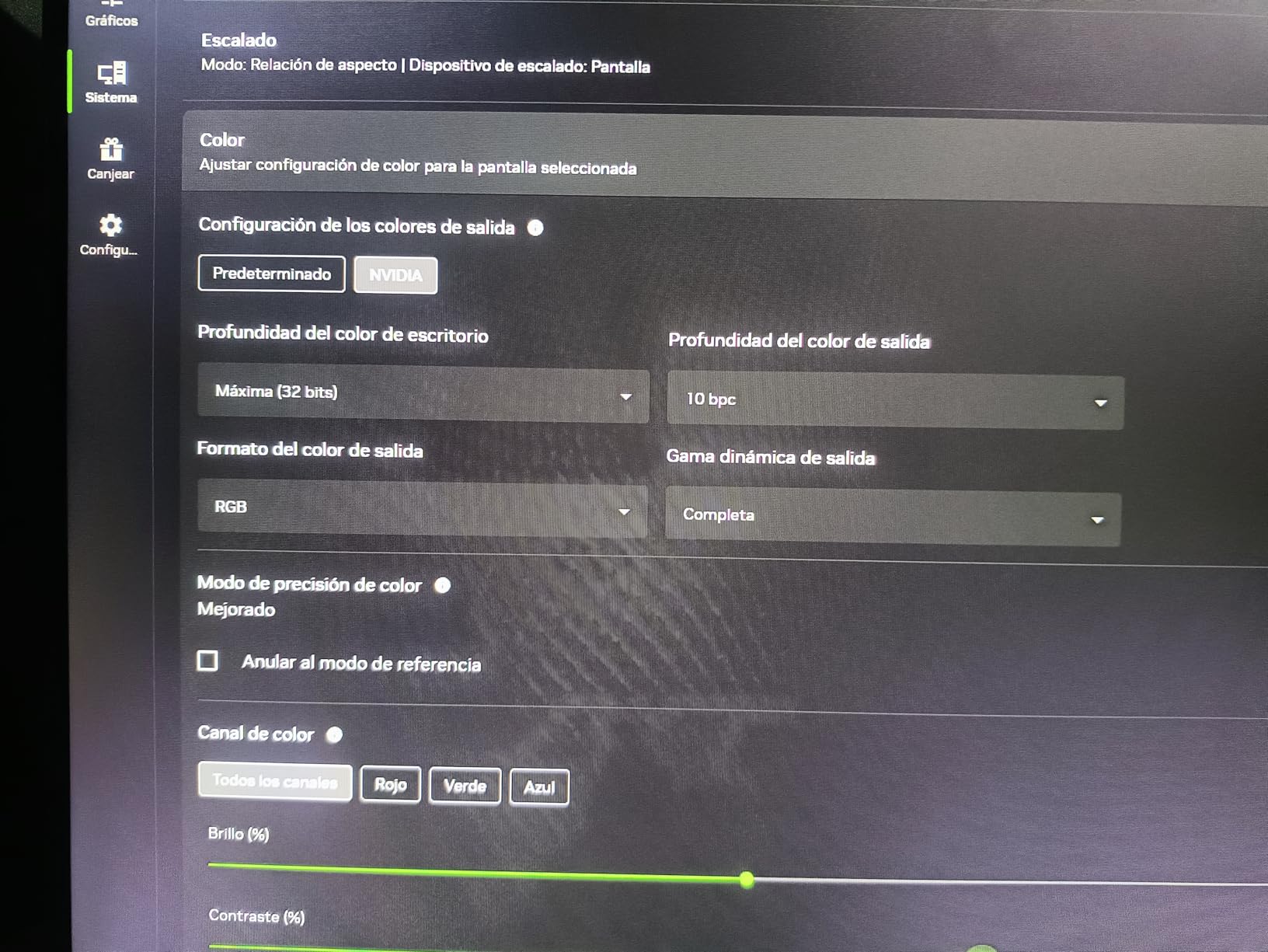 Gawfolk 32 Inch 4K UHD Computer Monitor, Ultra-Clear (3840×2160p) Screen, 100% sRGB,178° Viewing Angle, Display Port、HDMI, Compatible with Wall mounting 100 * 100MM - Black - Customer Photo 1