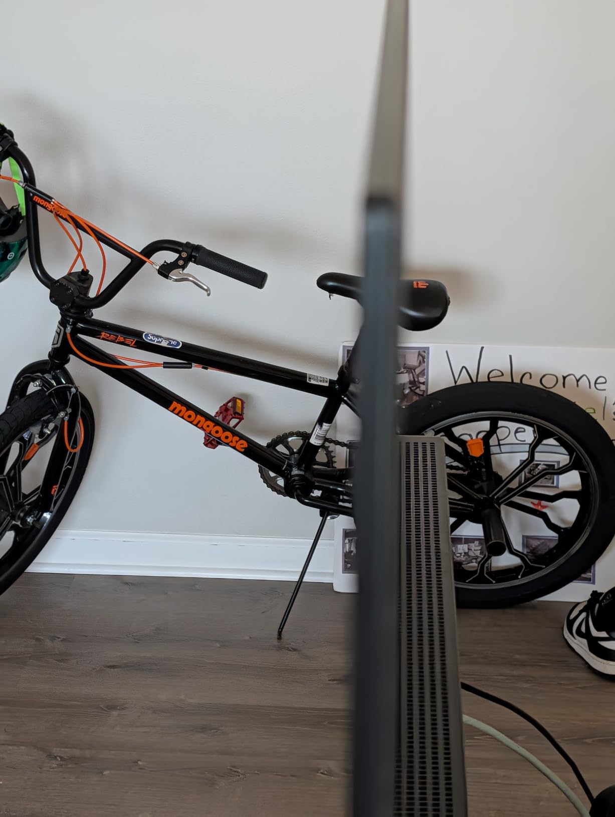 LG 65-Inch Class OLED AI 4K B5 Series Smart TV w/Dolby Atmos, Dolby Vision, HDR10, AI Super Upscaling 4K, Filmmaker Mode, Wow Orchestra, Alexa Built-in (OLED65B5PUA.AUSZ, 2025) - Customer Photo 2