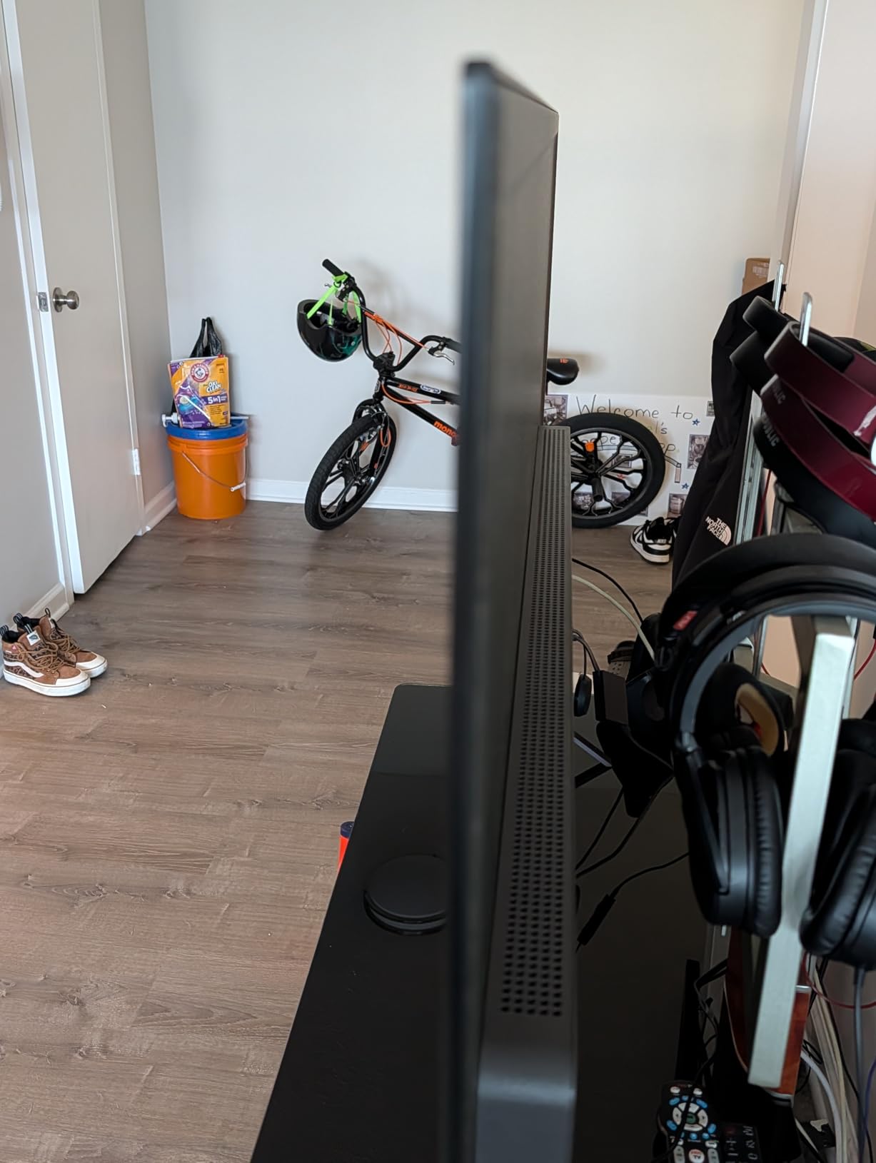 LG 55-Inch Class OLED AI 4K B5 Series Smart TV w/Dolby Atmos, Dolby Vision, HDR10, AI Super Upscaling 4K, Filmmaker Mode, Wow Orchestra, Alexa Built-in (OLED55B5PUA.AUSZ, 2025) - Customer Photo 2