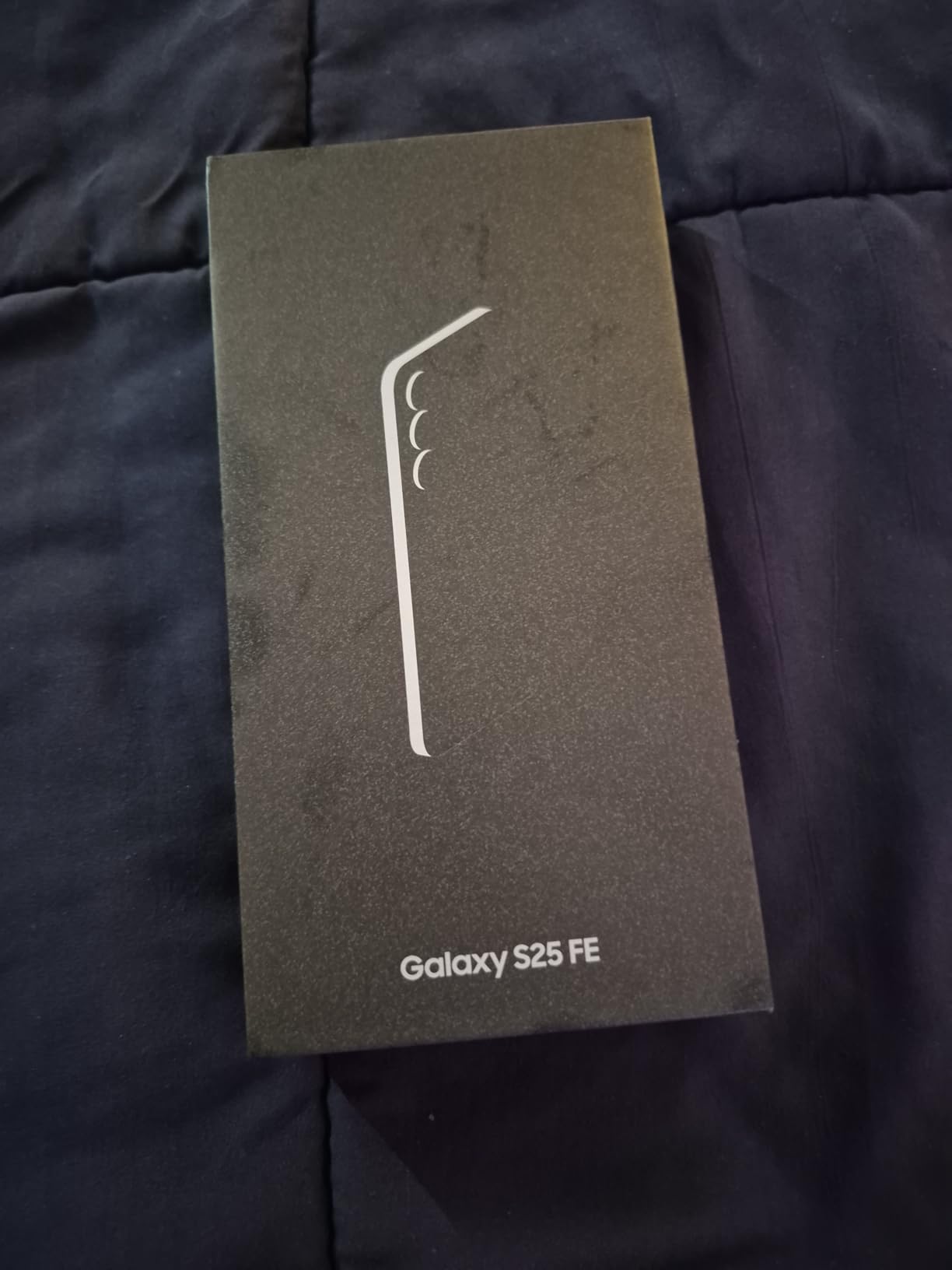 Samsung Galaxy S25 FE Cell Phone (2025), 256GB AI Smartphone, Unlocked Android, Large Display, 4900mAh Battery, High Res-Camera, AI Photo Edits, Durable, US 1 Yr Warranty, JetBlack Customer Review Samsung Galaxy S25 FE Cell Phone (2025), 256GB AI Smartphone, Unlocked Android, Large Display, 4900mAh Battery, High Res-Camera, AI Photo Edits, Durable, US 1 Yr Warranty, JetBlack - Customer Photo 1