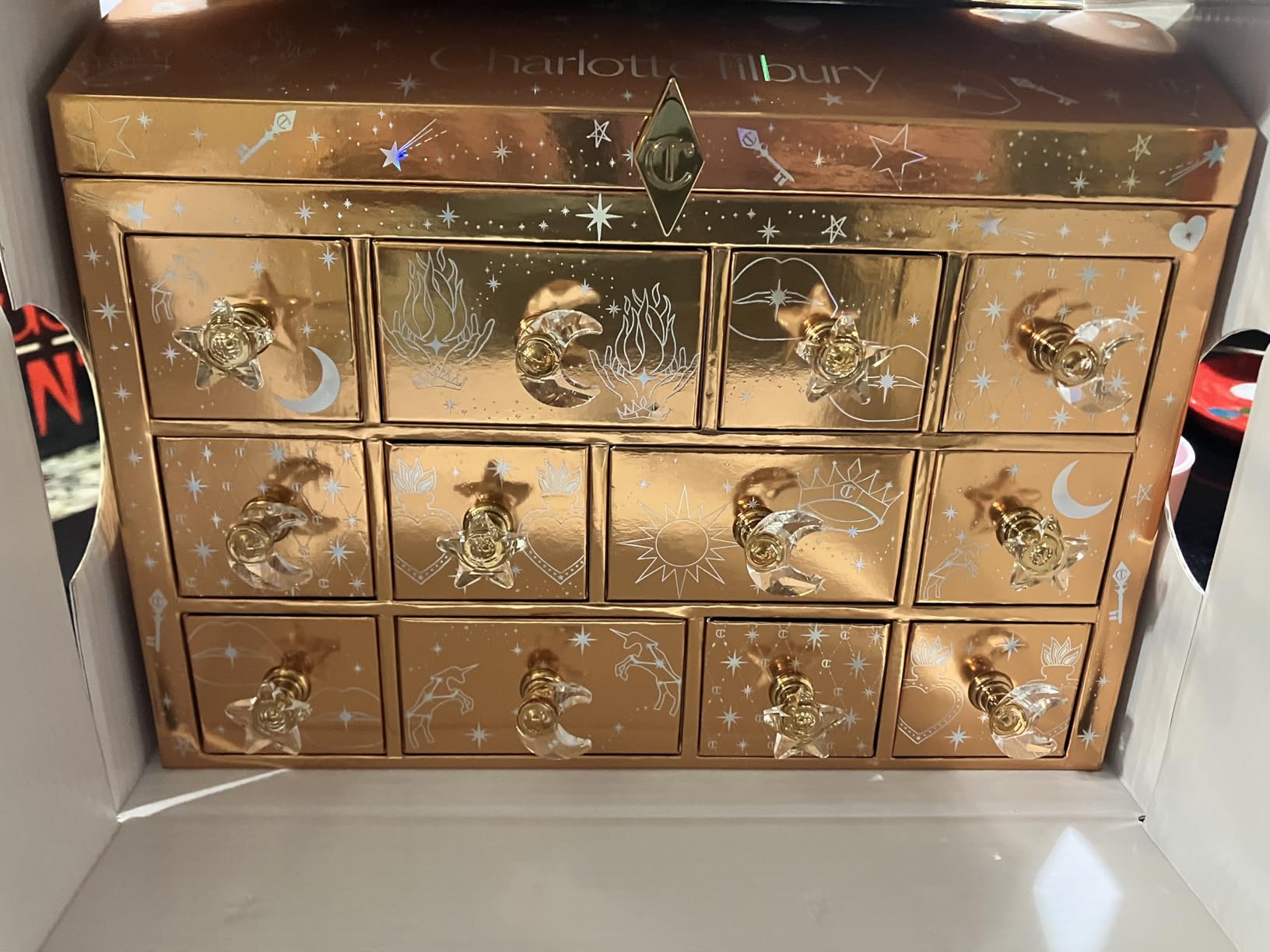 Charlotte Tilbury Beauty Treasure Chest Advent Calendar - 12-Piece Makeup Gift Set with Full-Size Icons & Travel Minis - Includes Skincare, Lip, Cheek & Eye Makeup (12 Count) - Customer Photo 2