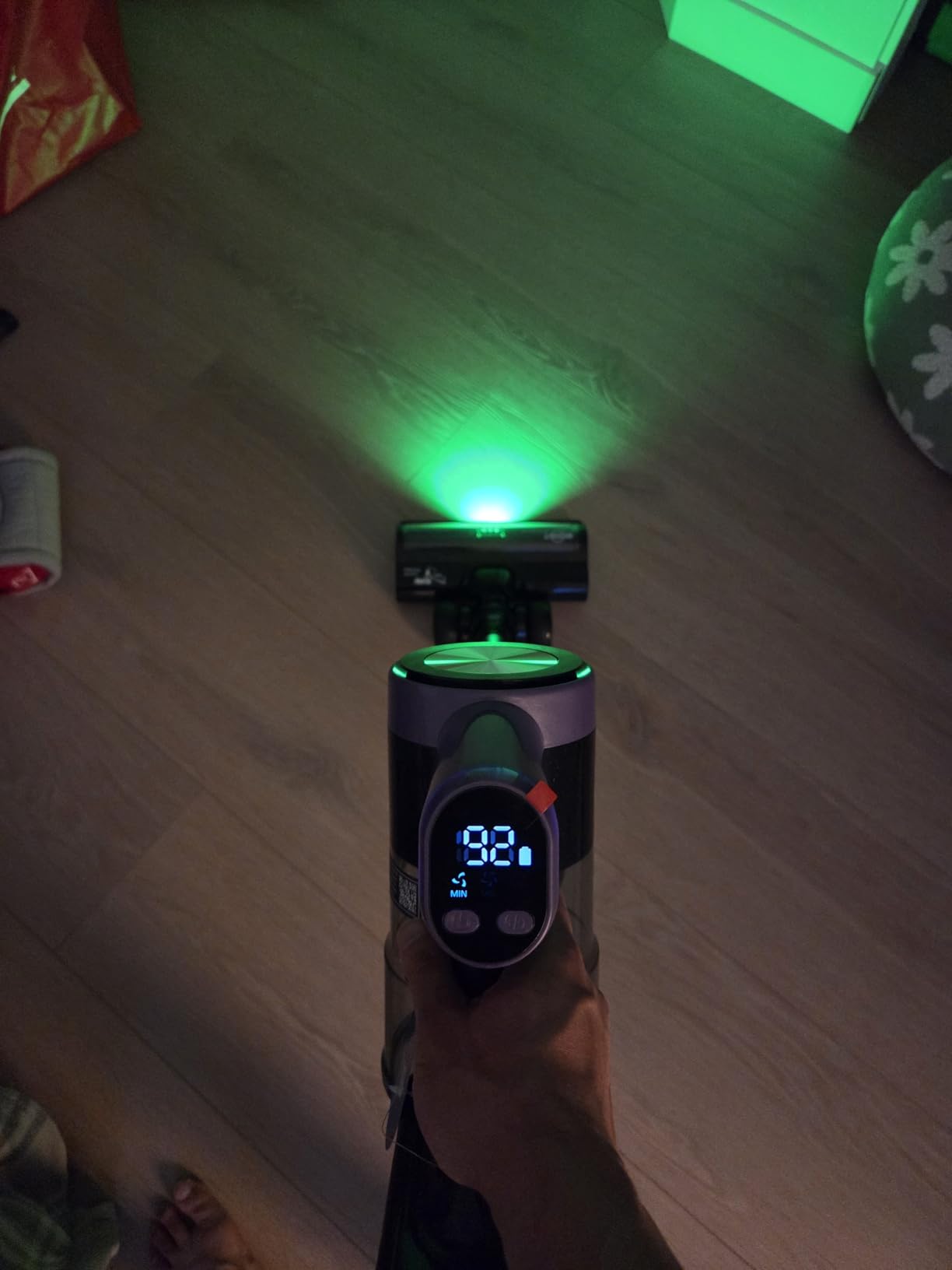 Cordless Vacuum Cleaner, 46KPa/500W Stick Vacuum with 55 Mins Runtime, Self-Standing Vacuum Cleaner for Home, LED Display, Anti-Tangle Brush, Rechargeable Vacuum for Hardwood Floor, Pet Hair (Violet) - Customer Photo 3