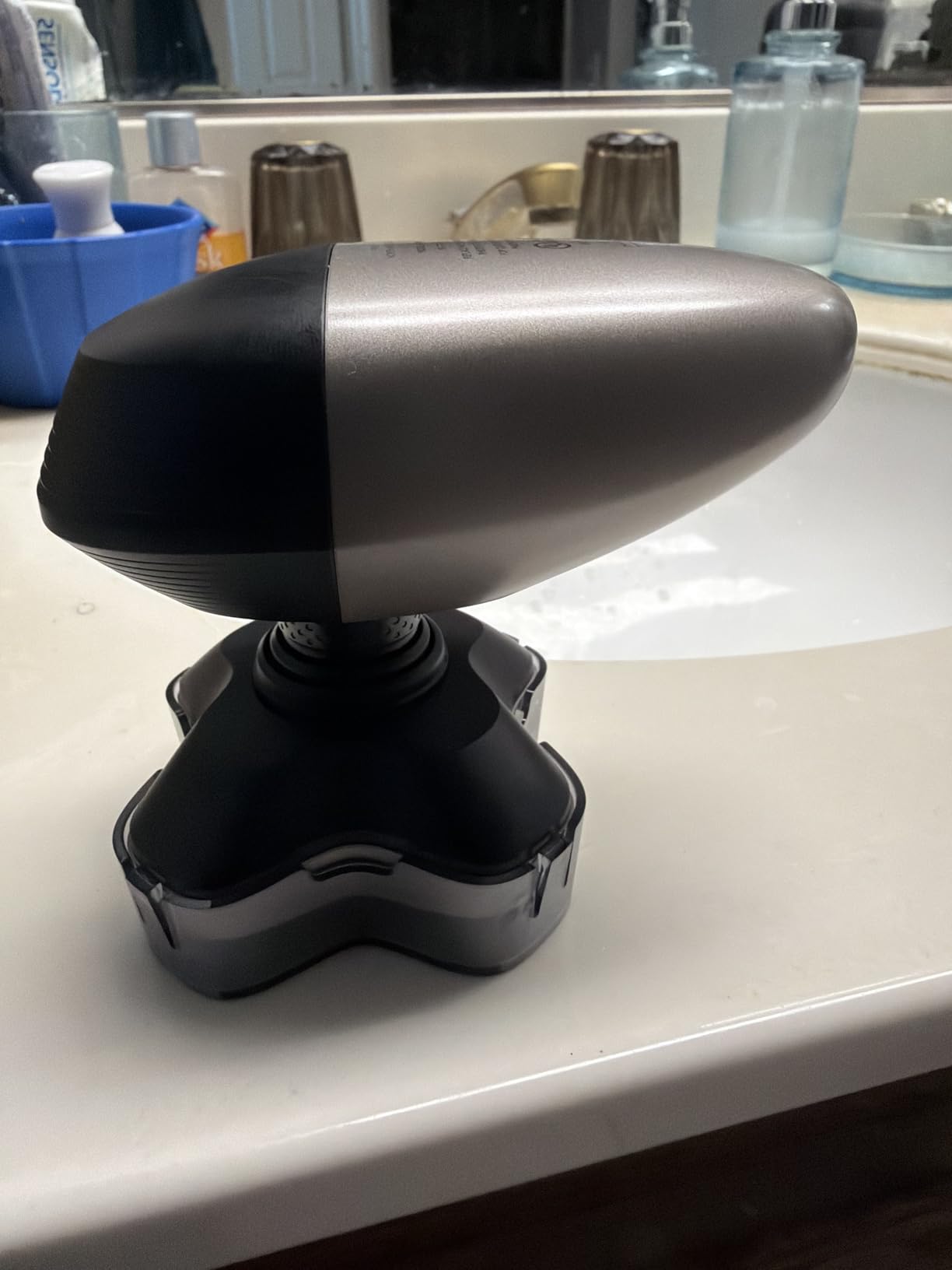 Philips Norelco Head Shaver Pro 7000 Series - Skull Shaver for Men and Women, 360° Flexing Head & ComfortCut Blades for Clean Shave, Gentle on Skin, Model HS7980/40 - Customer Photo 2