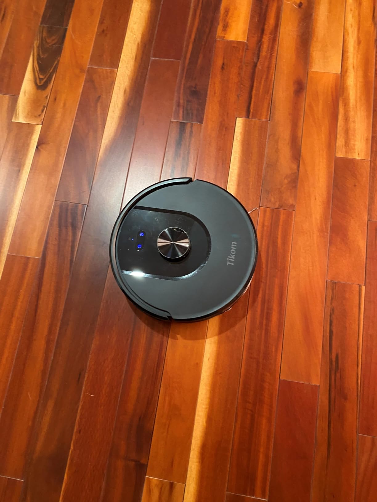 Tikom Robot Vacuum and Mop, 6000Pa Robotic Vacuum Cleaner with Self-Emptying Base, 90 Days Capacity, LiDAR Navigation, Home Mapping, Ideal for Pet Hair, Hard Floors, Carpet (L8000 Plus) - Customer Photo 1