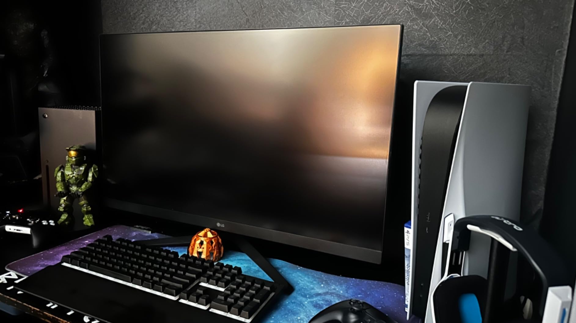 LG 32G600A-B 32-inch Ultragear QHD (2560 x 1440) Curved Gaming Monitor, 180Hz, 1ms, AMD FreeSync, HDMI, DisplayPort, Tilt/Height/Swivel Adjustable Stand, Black - Customer Photo 2