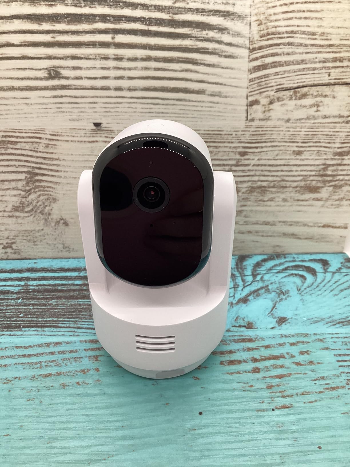 Arlo Essential Indoor Pan Tilt Security Camera 2K (2025 Release) - Wired Plug-in Power, Person Recognition, Animal Detection, Animated Preview, 1-Month Secure Plan, Auto Motion Tracking, 1 Cam, White Customer Review Arlo Essential Indoor Pan Tilt Security Camera 2K (2025 Release) - Wired Plug-in Power, Person Recognition, Animal Detection, Animated Preview, 1-Month Secure Plan, Auto Motion Tracking, 1 Cam, White - Customer Photo 1